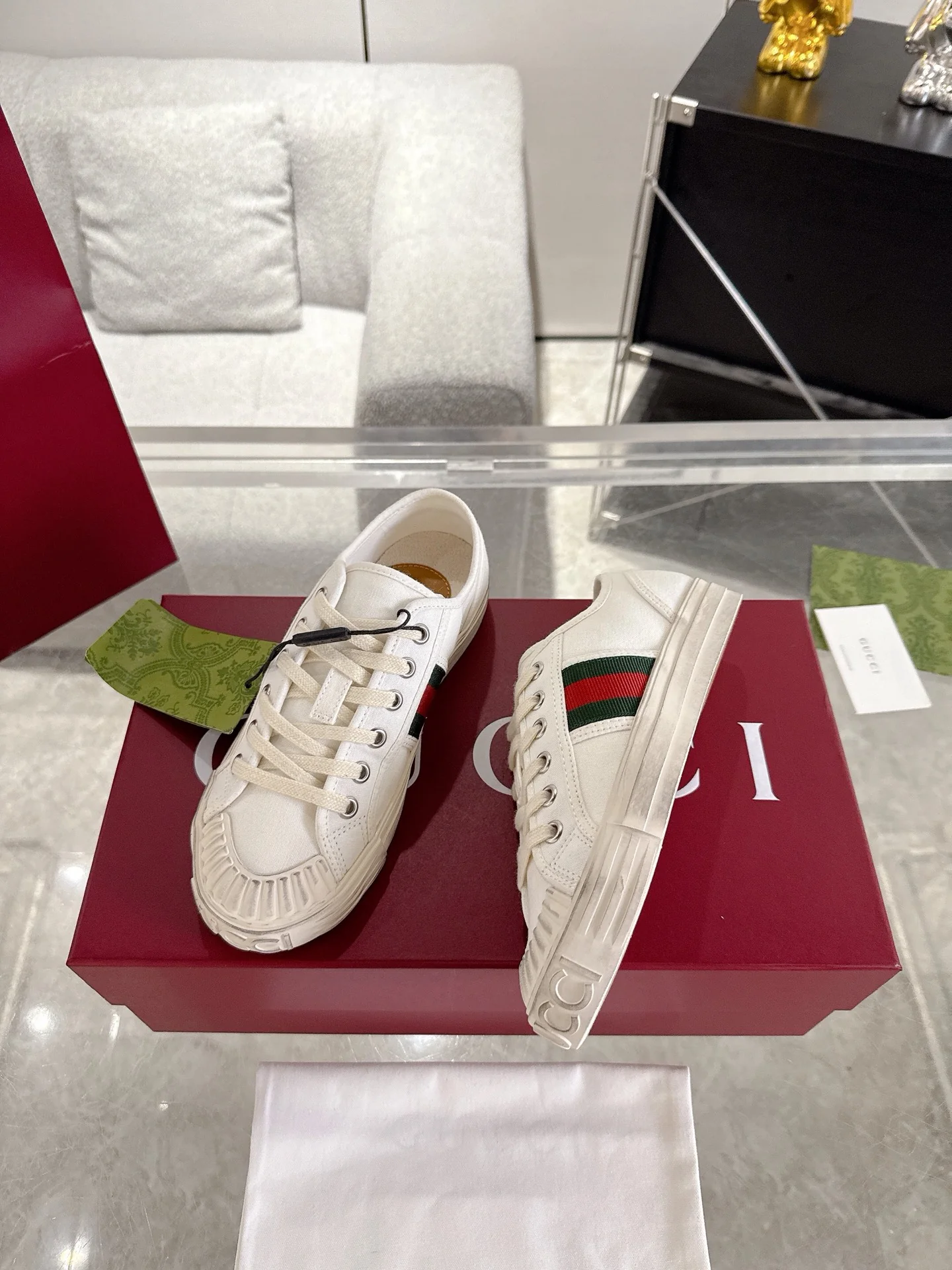 Guc sneakers
