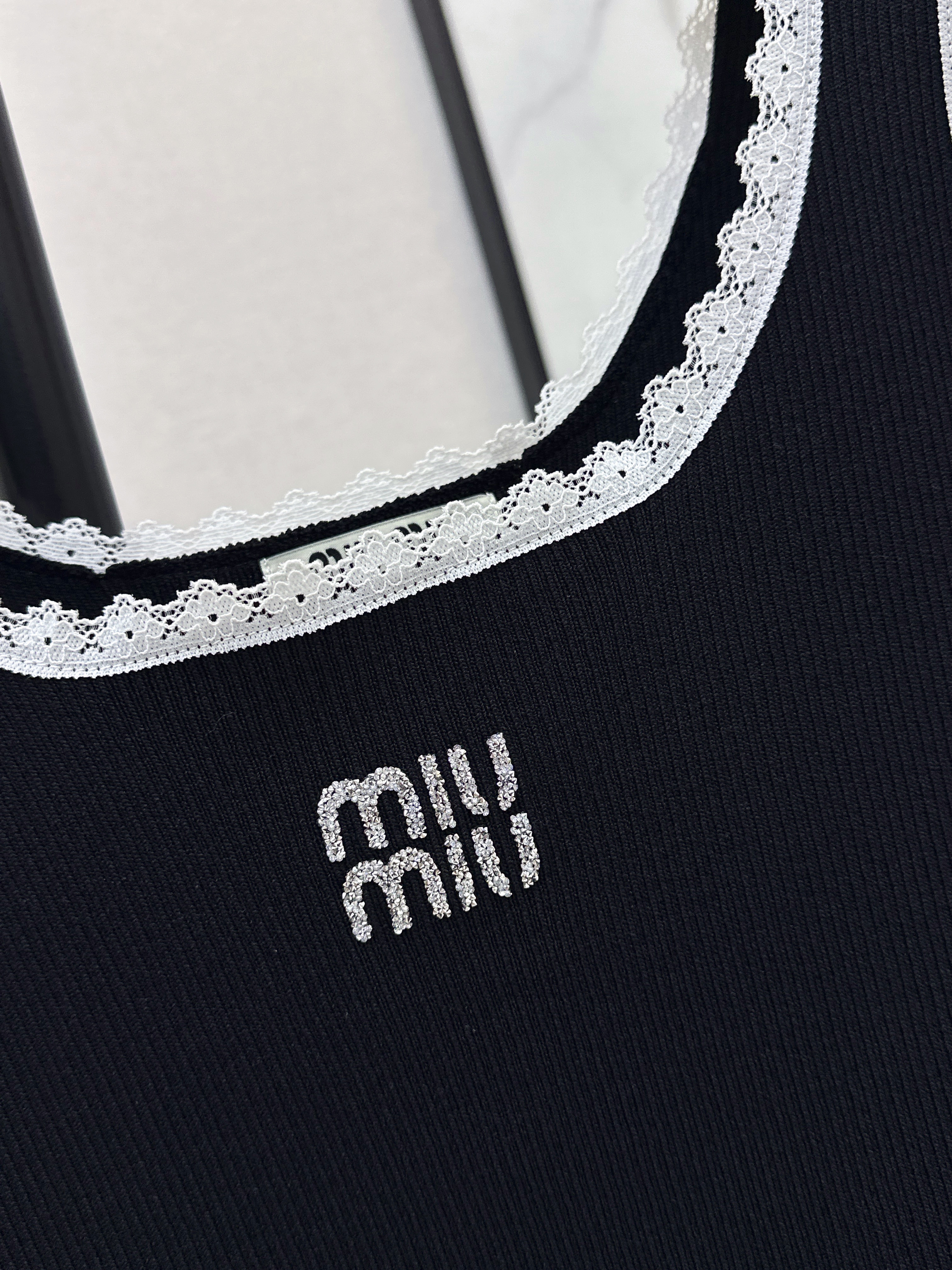 Miu 26ss lace knit vest