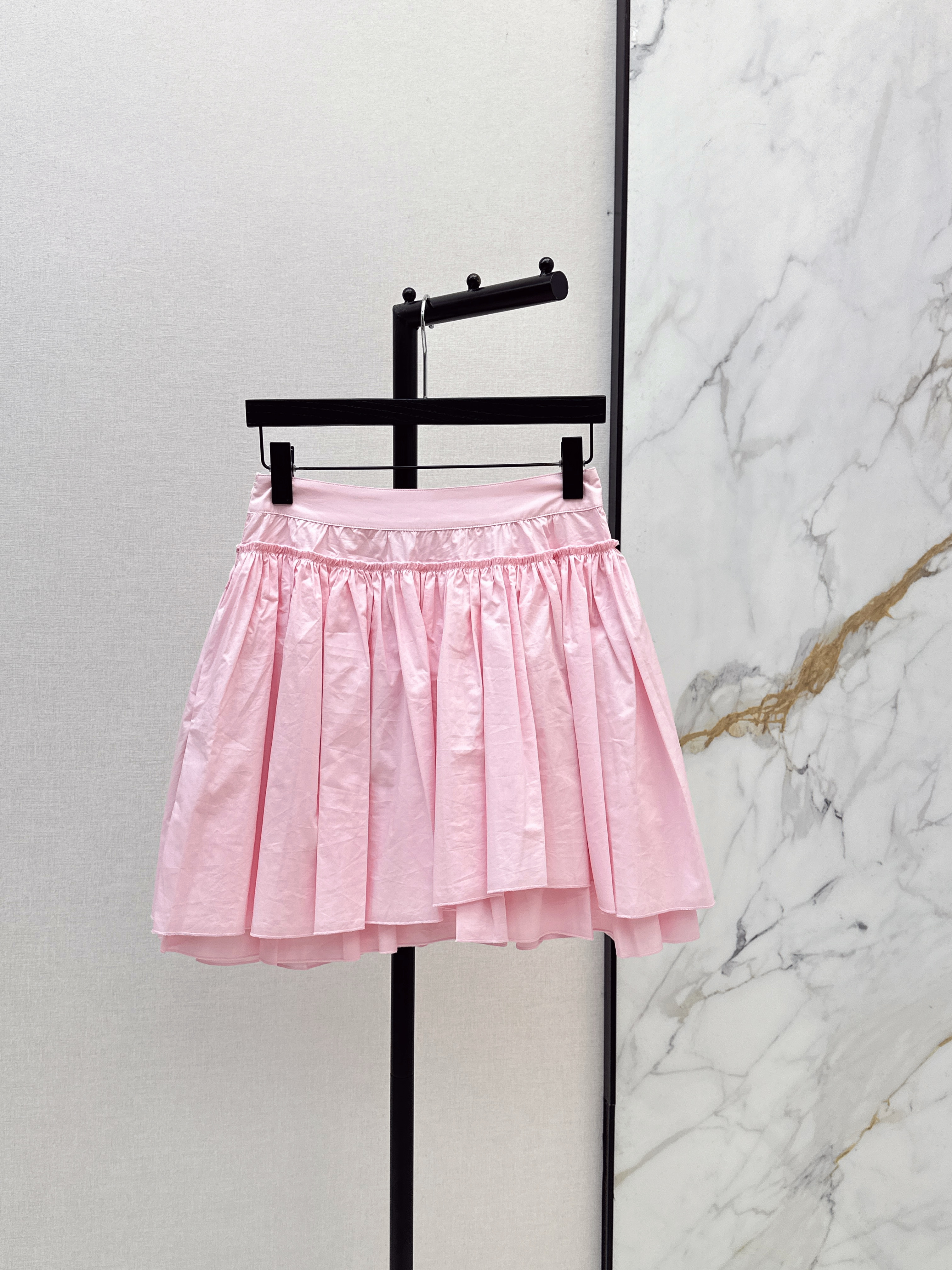 Loe 26ss ruffle mini skirt