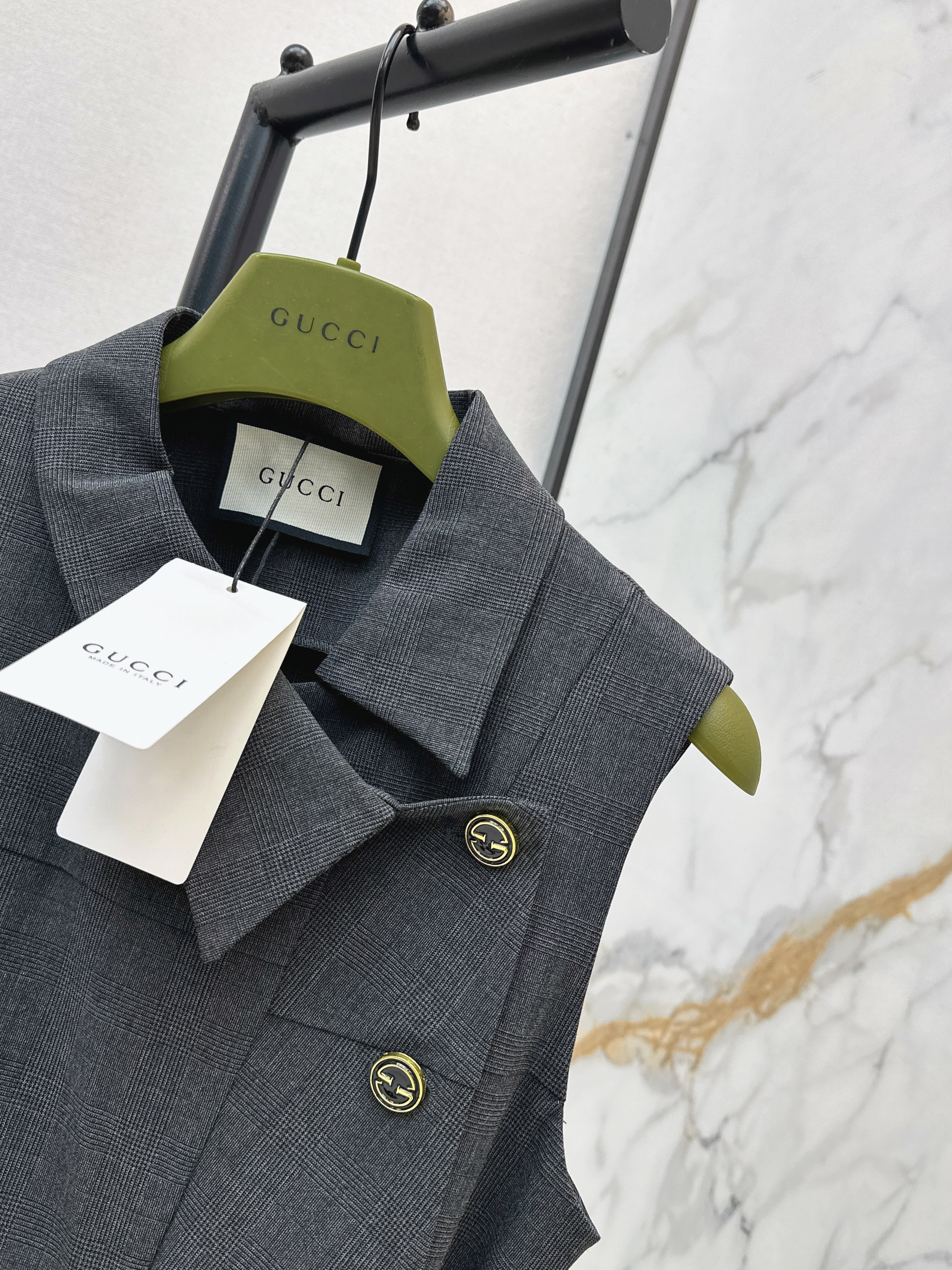 Guc 26ss sleeveless belted dress