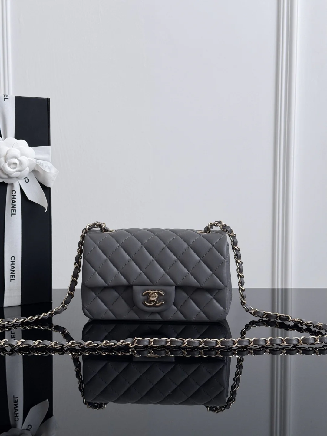 Chan cf20 chain shoulder bag