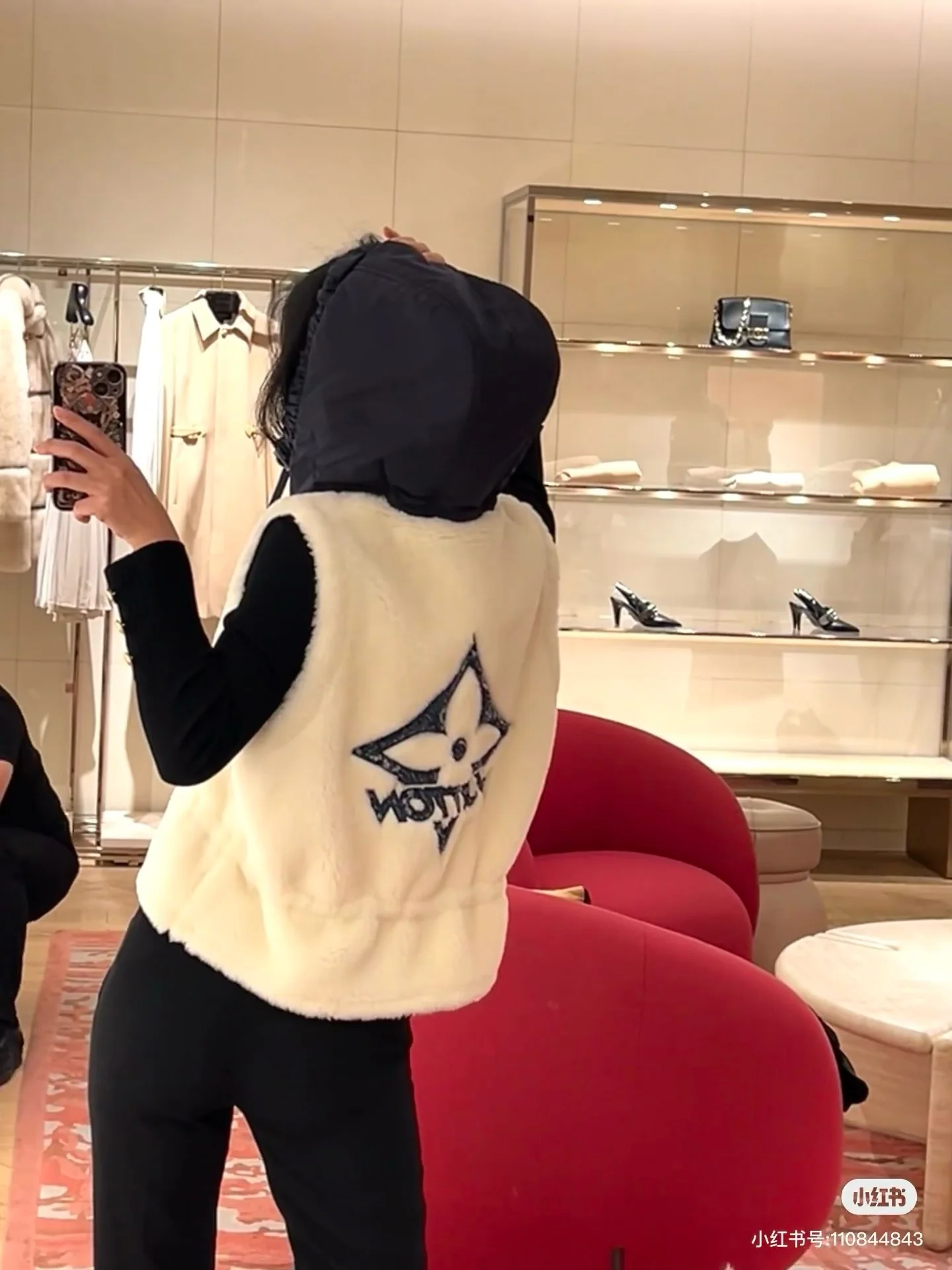 Louis 25fw fleece hooded vest