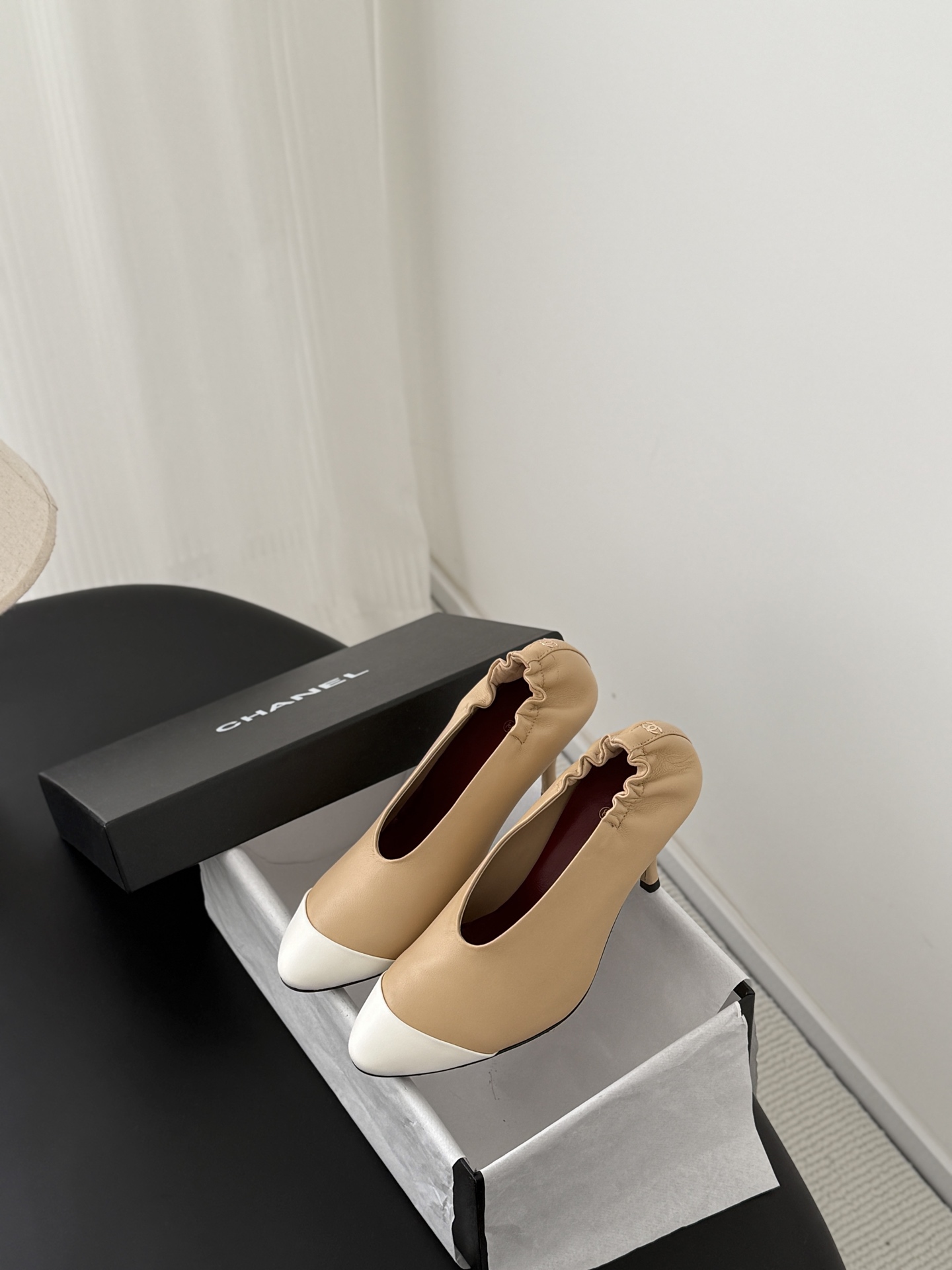 Chan 26ss cap-toe pump