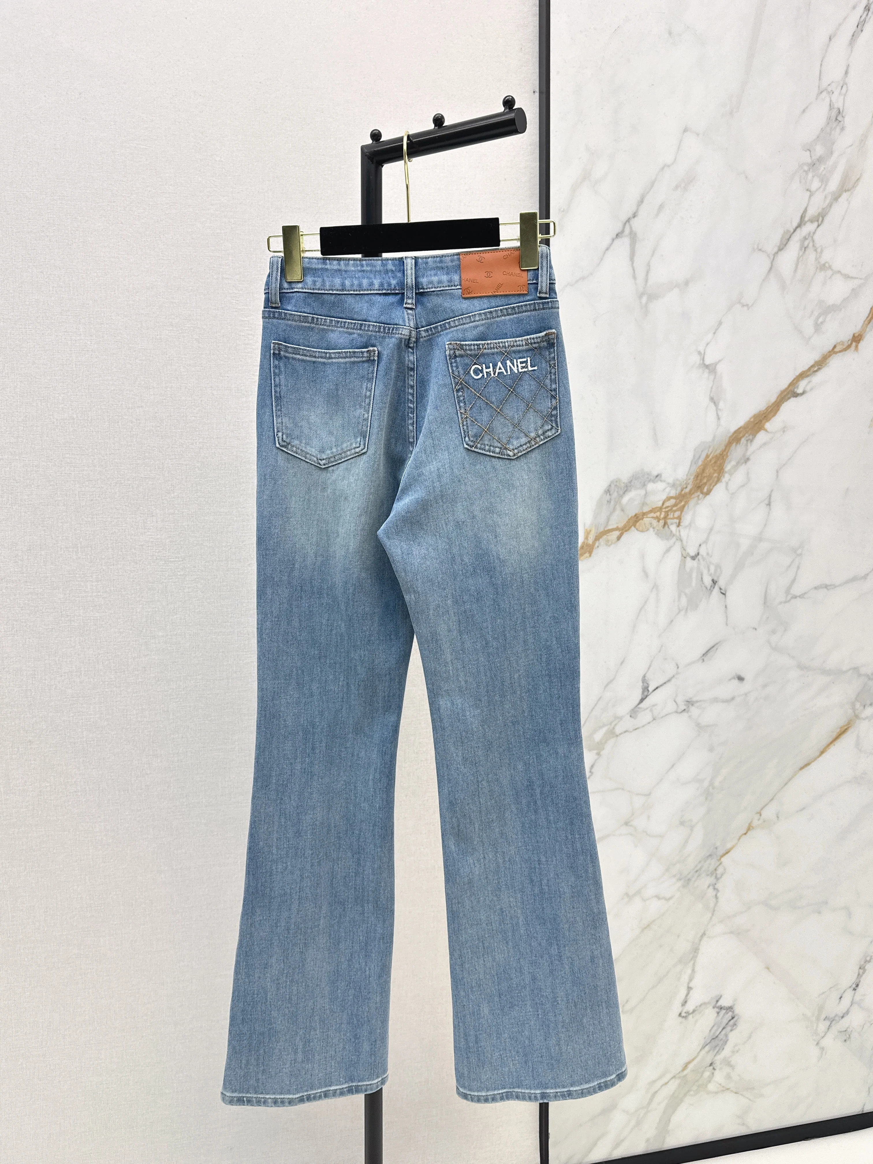 Chan 26ss flared jeans