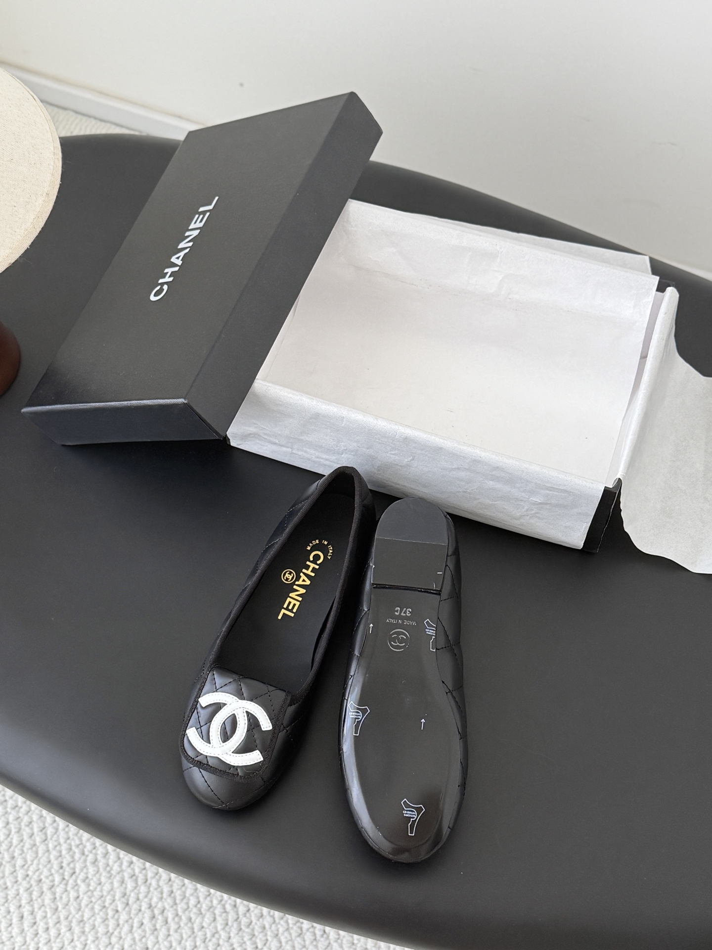 Chan 26C ballet flats