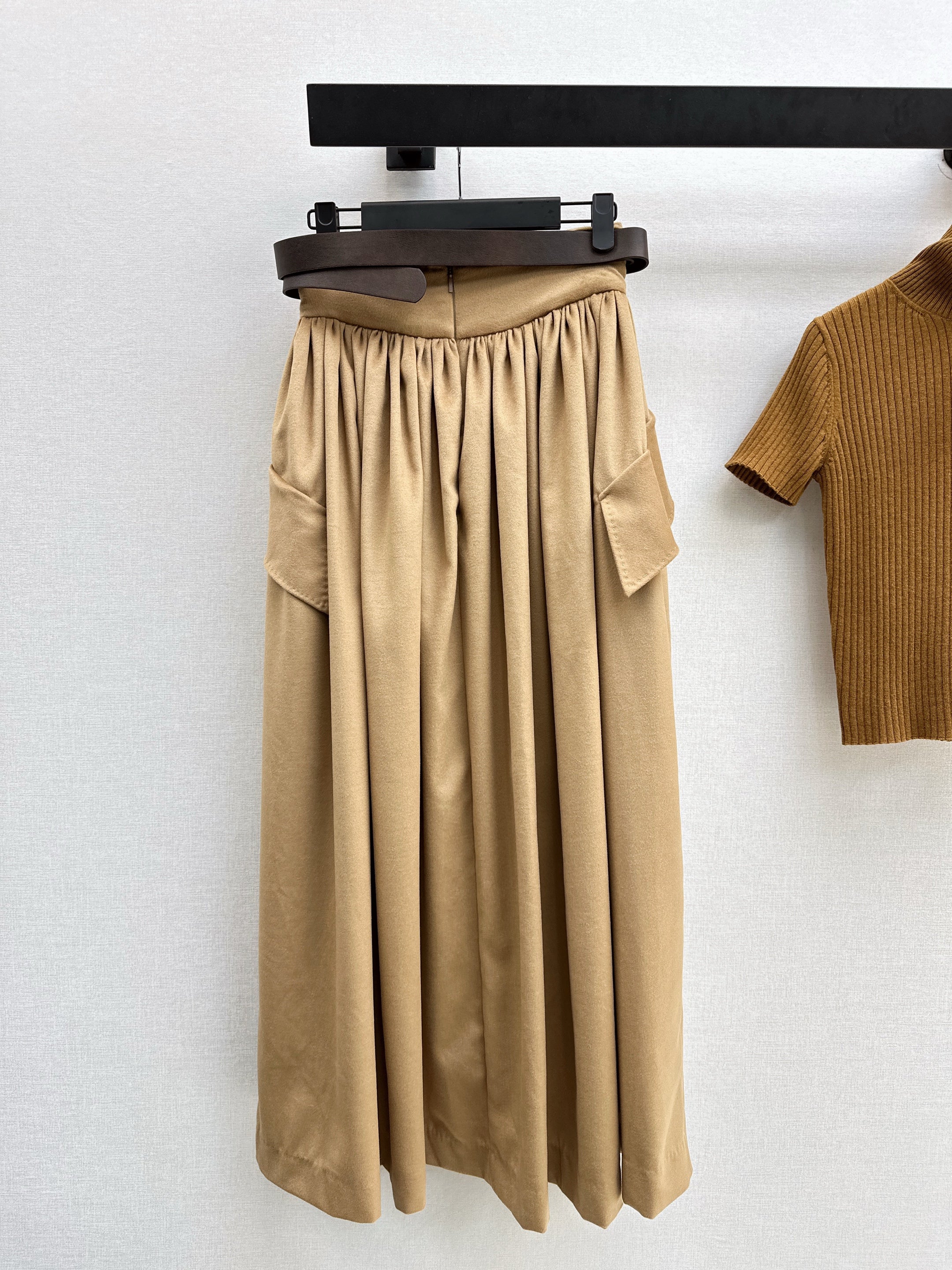 Max 26ss high waisted belted full skirt