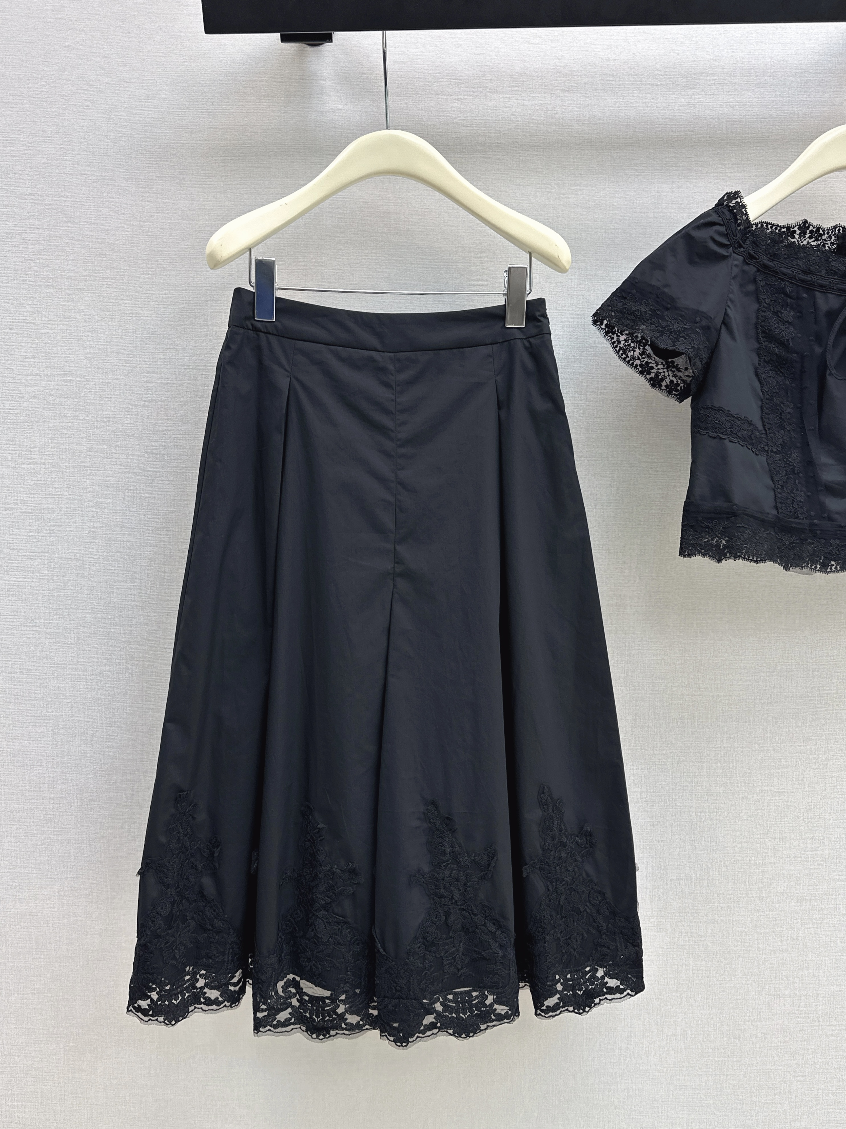 ES 26ss lace crop top skirt set