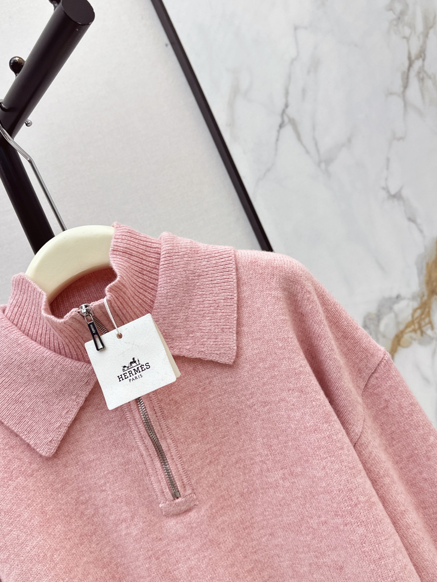 Her 26ss cashmere sweater