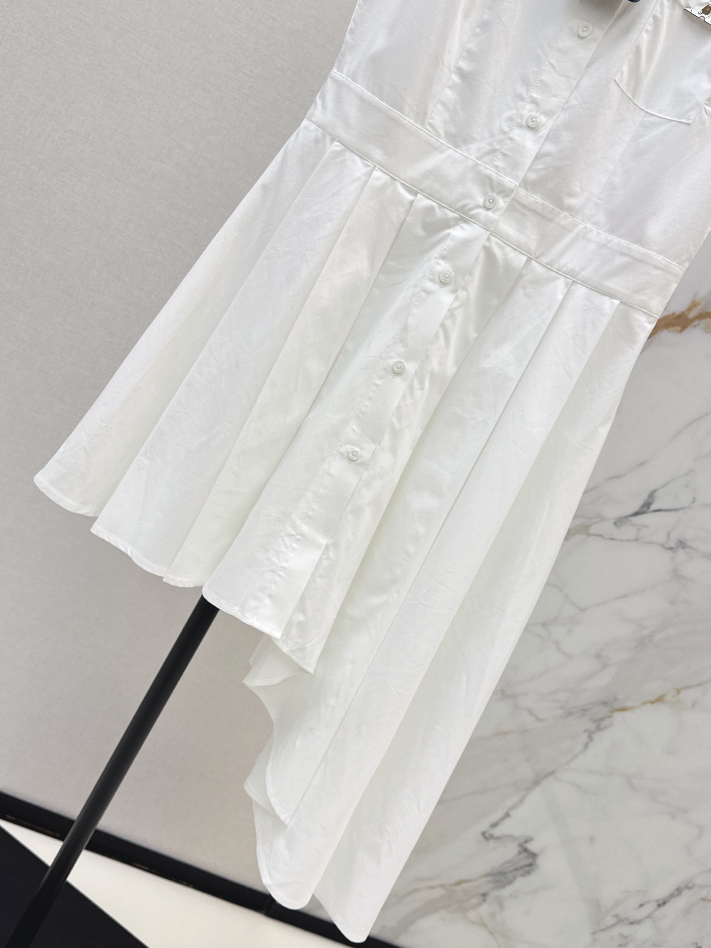 Loui 26ss sleeveless asymmetrical dress