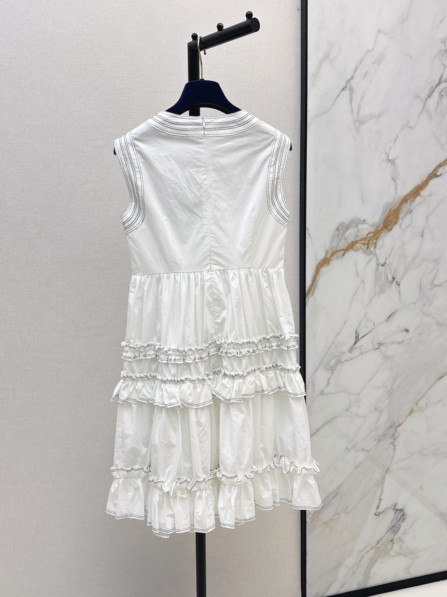 Loui 26ss ruffle sleeveless dress