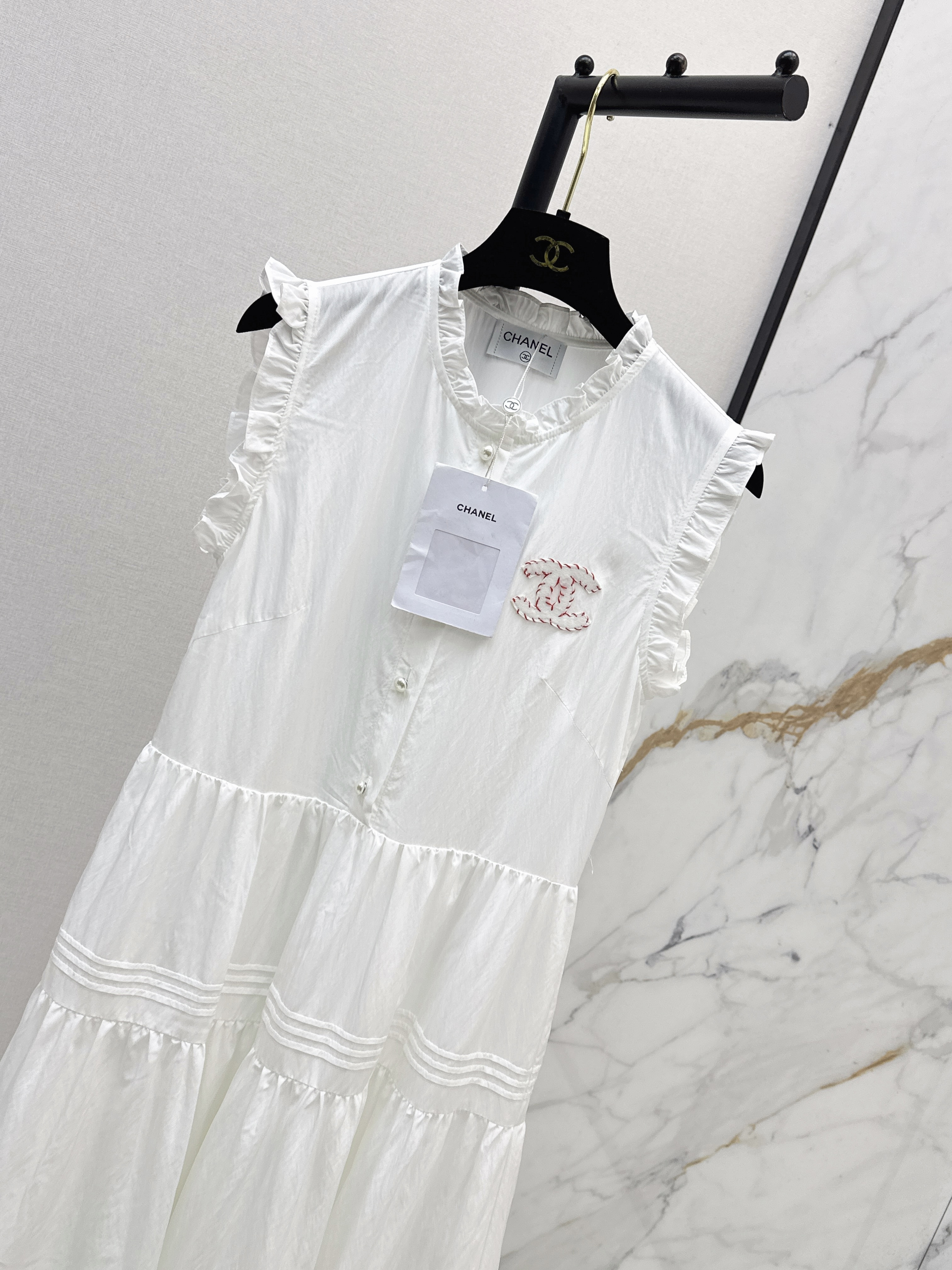 Chan 26ss Sleeveless Tiered Ruffle Midi Dress