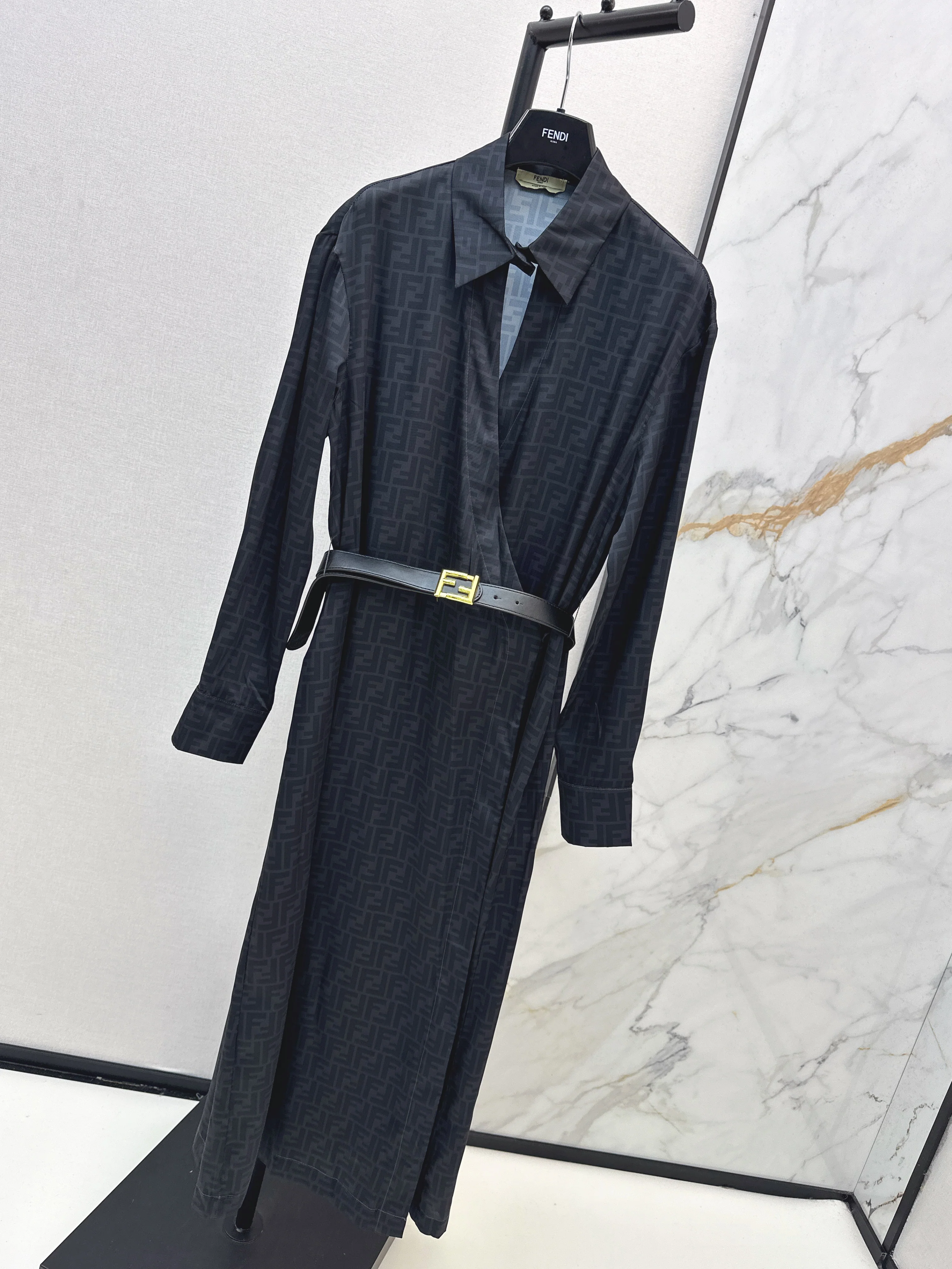 Fend 26ss silk dress with belted