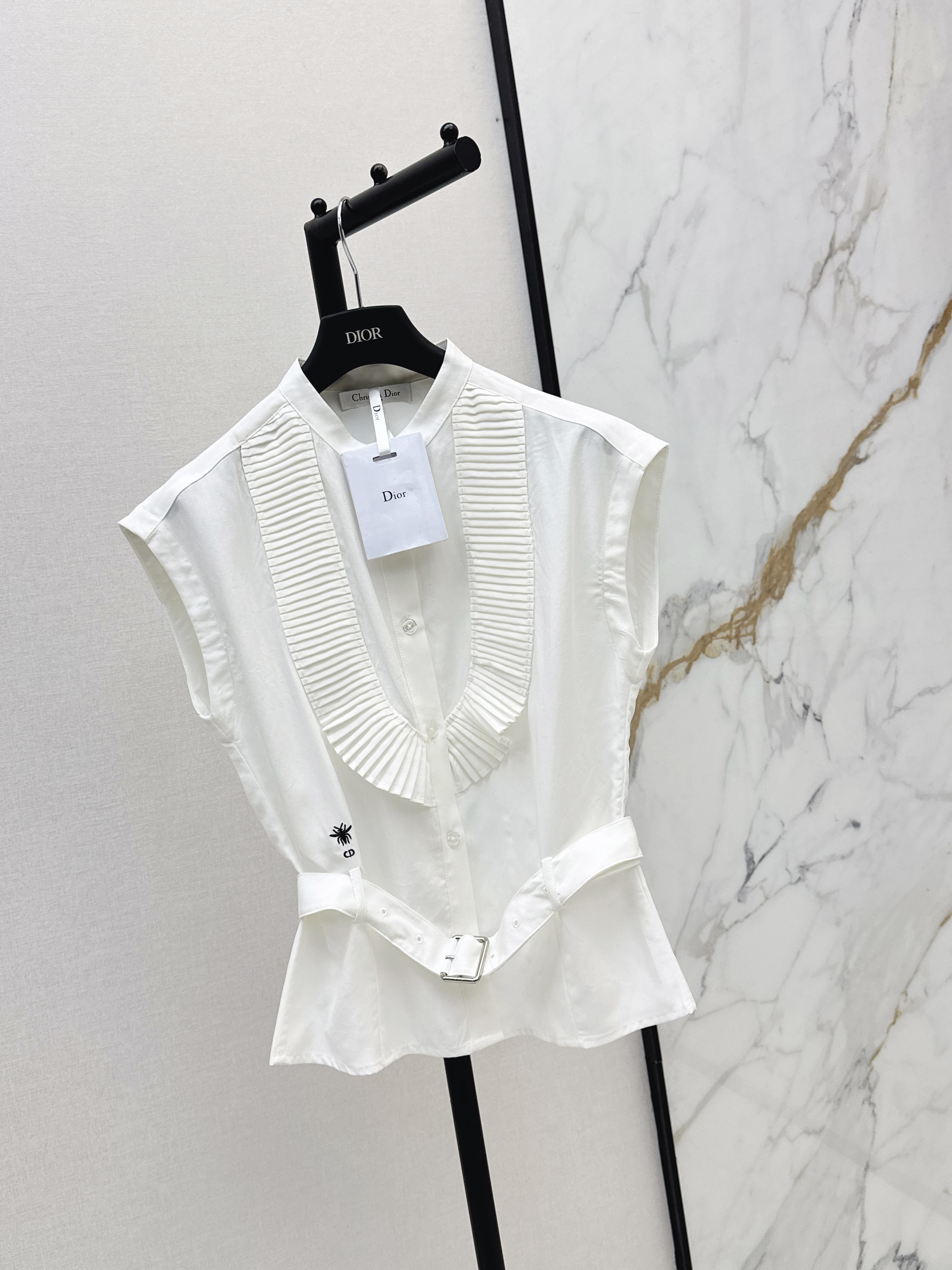CD 26ss sleeveless ruffle belted blouse