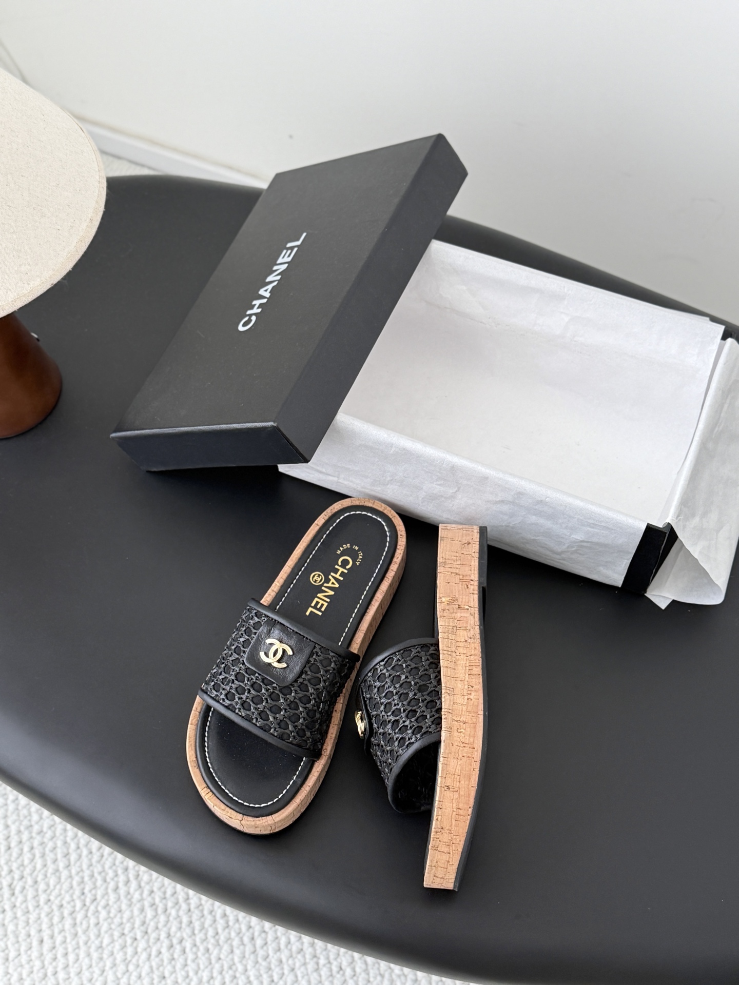 Chan 26C mesh slippers