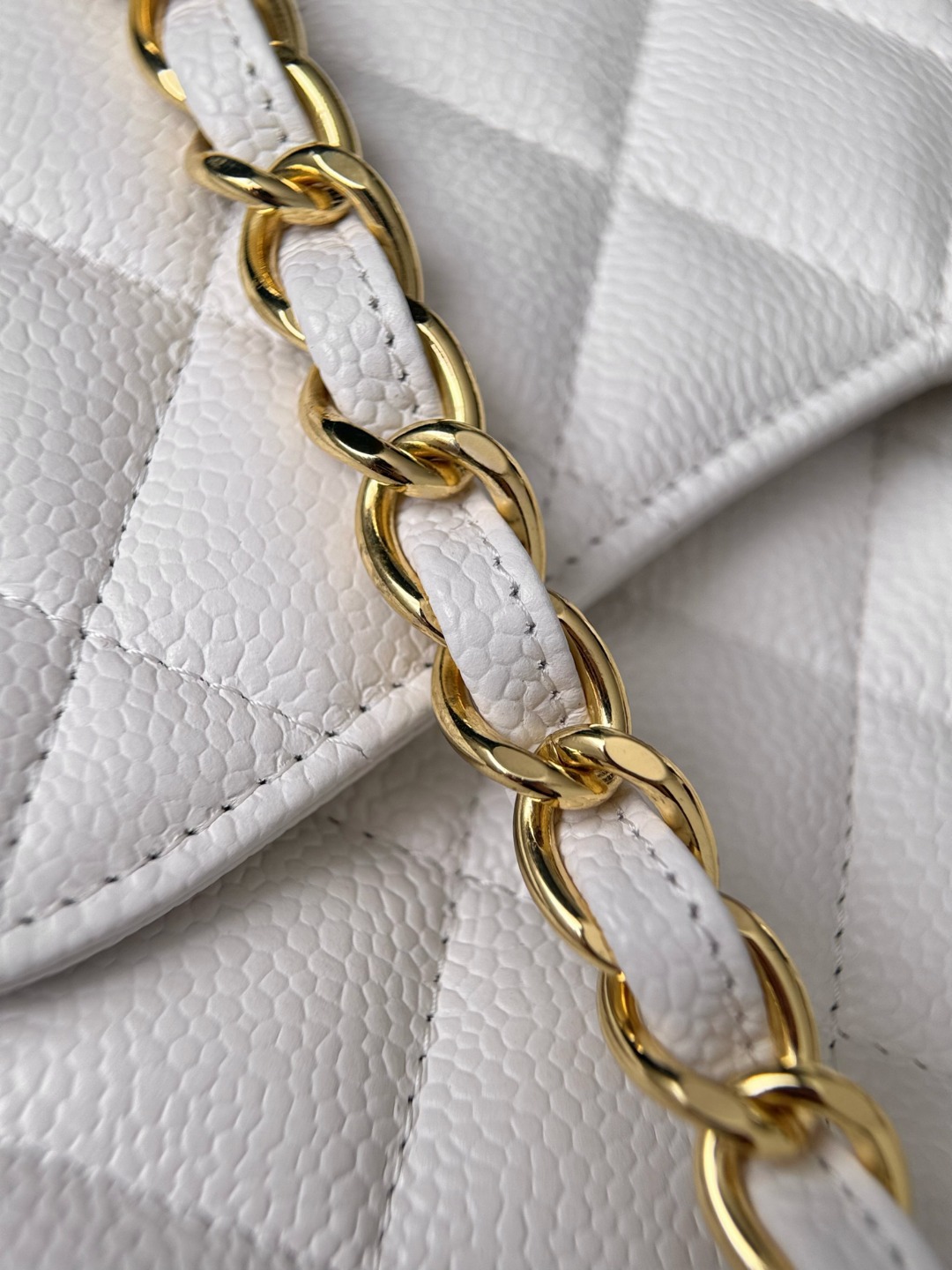 Chan cf30 chain shoulder bag