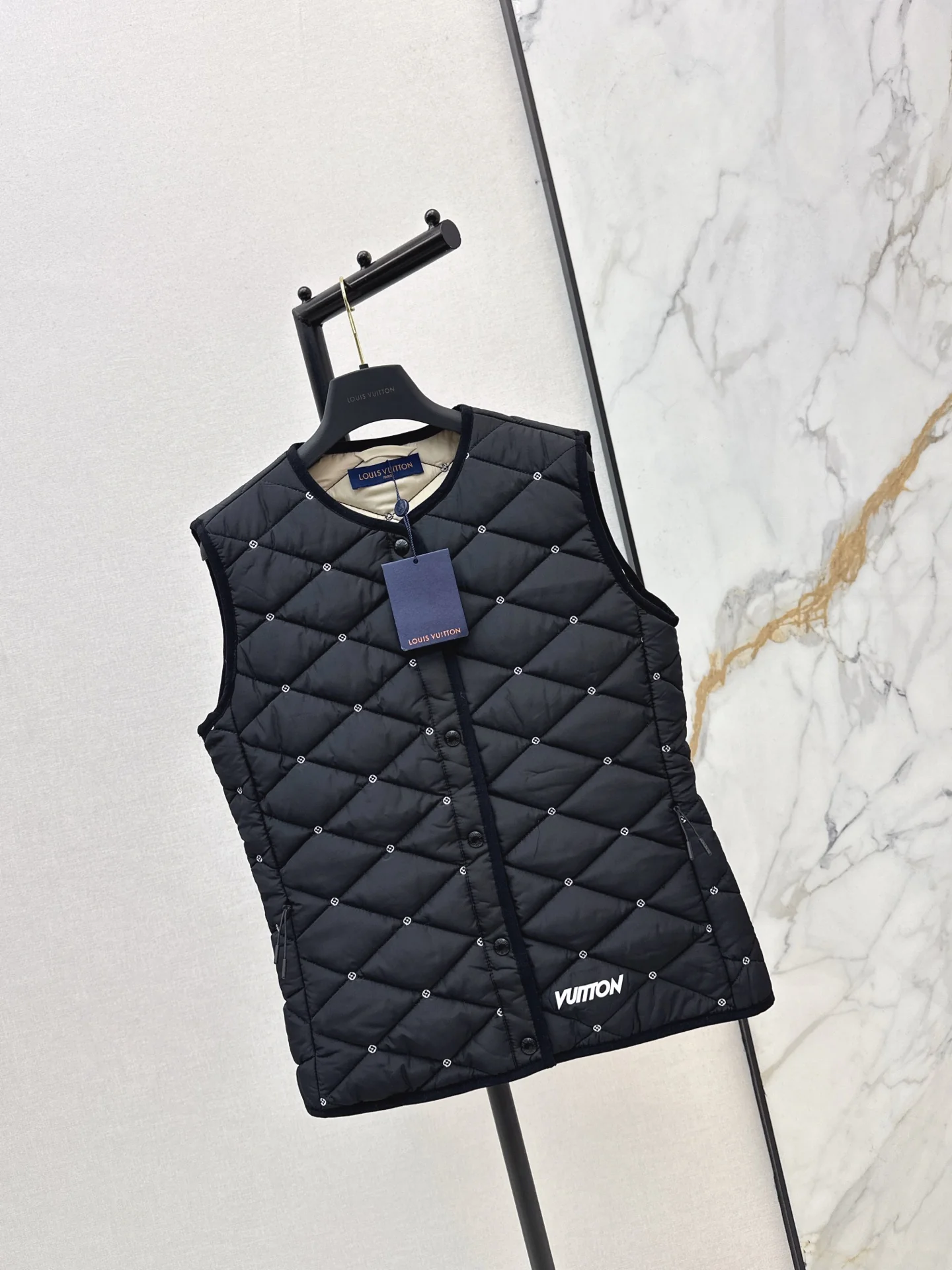Louis 25fw padded vest jacket