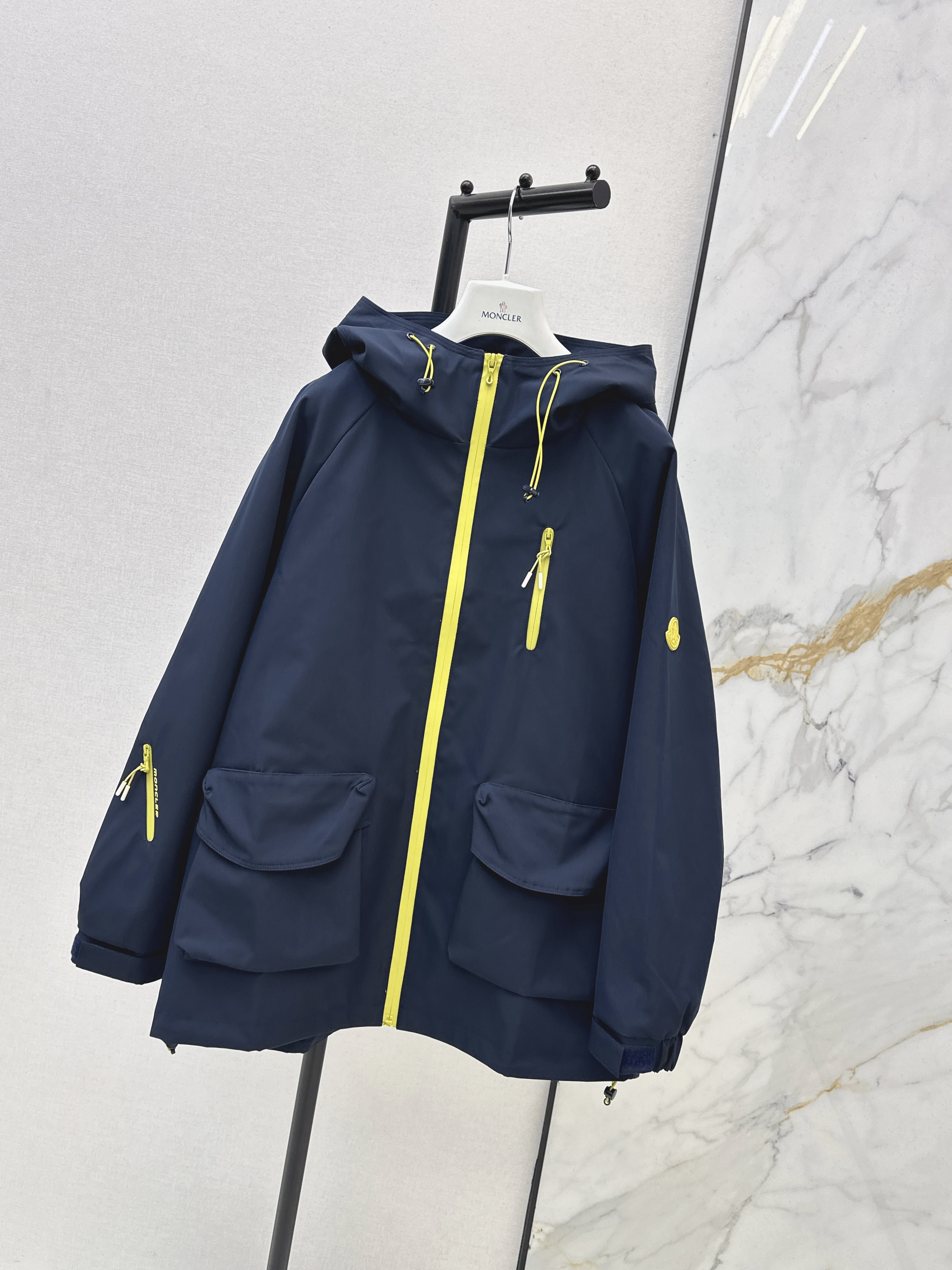 Monc 26ss hooded windbreaker