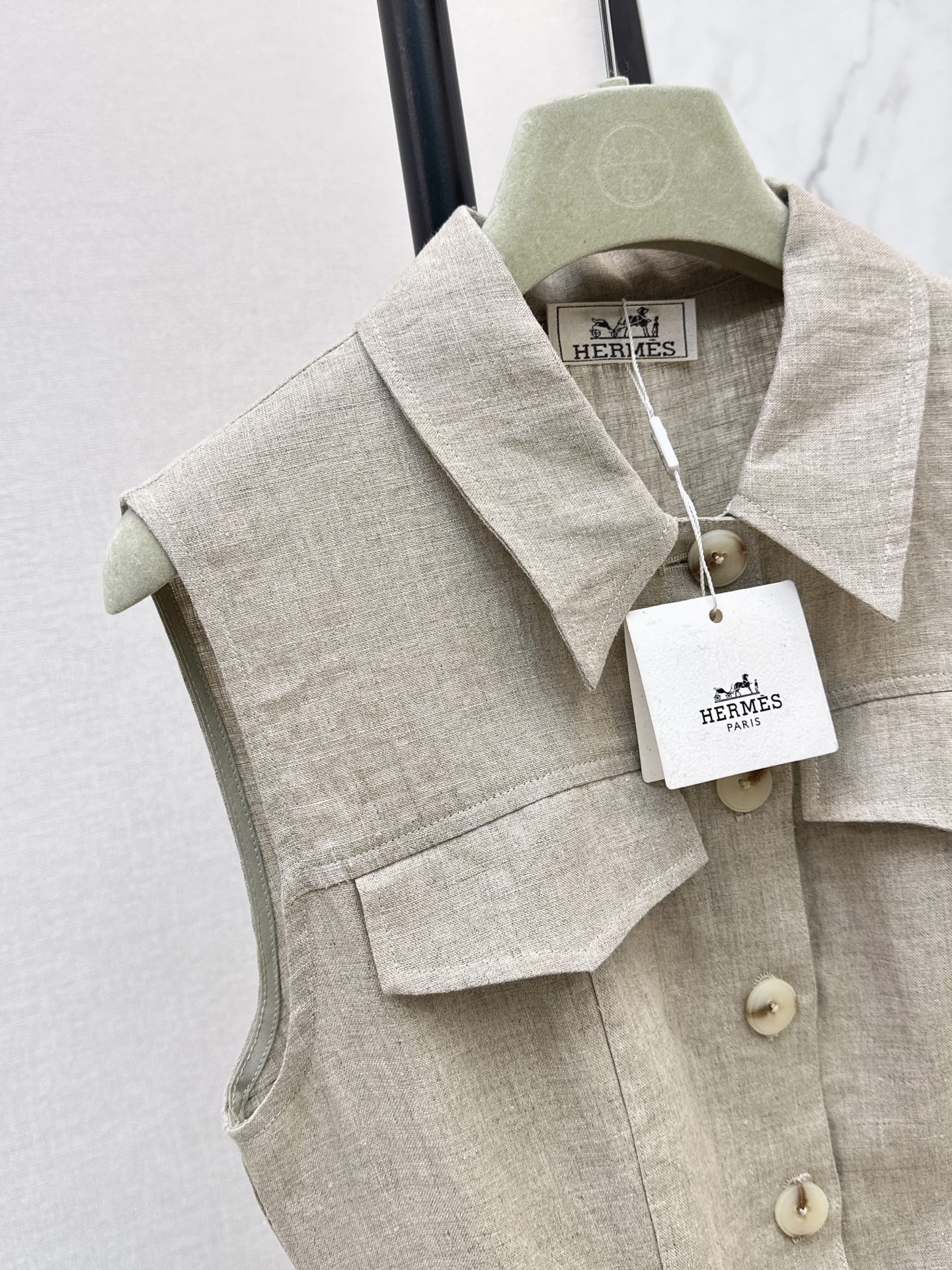 Her 26ss sleeveless shirt dress