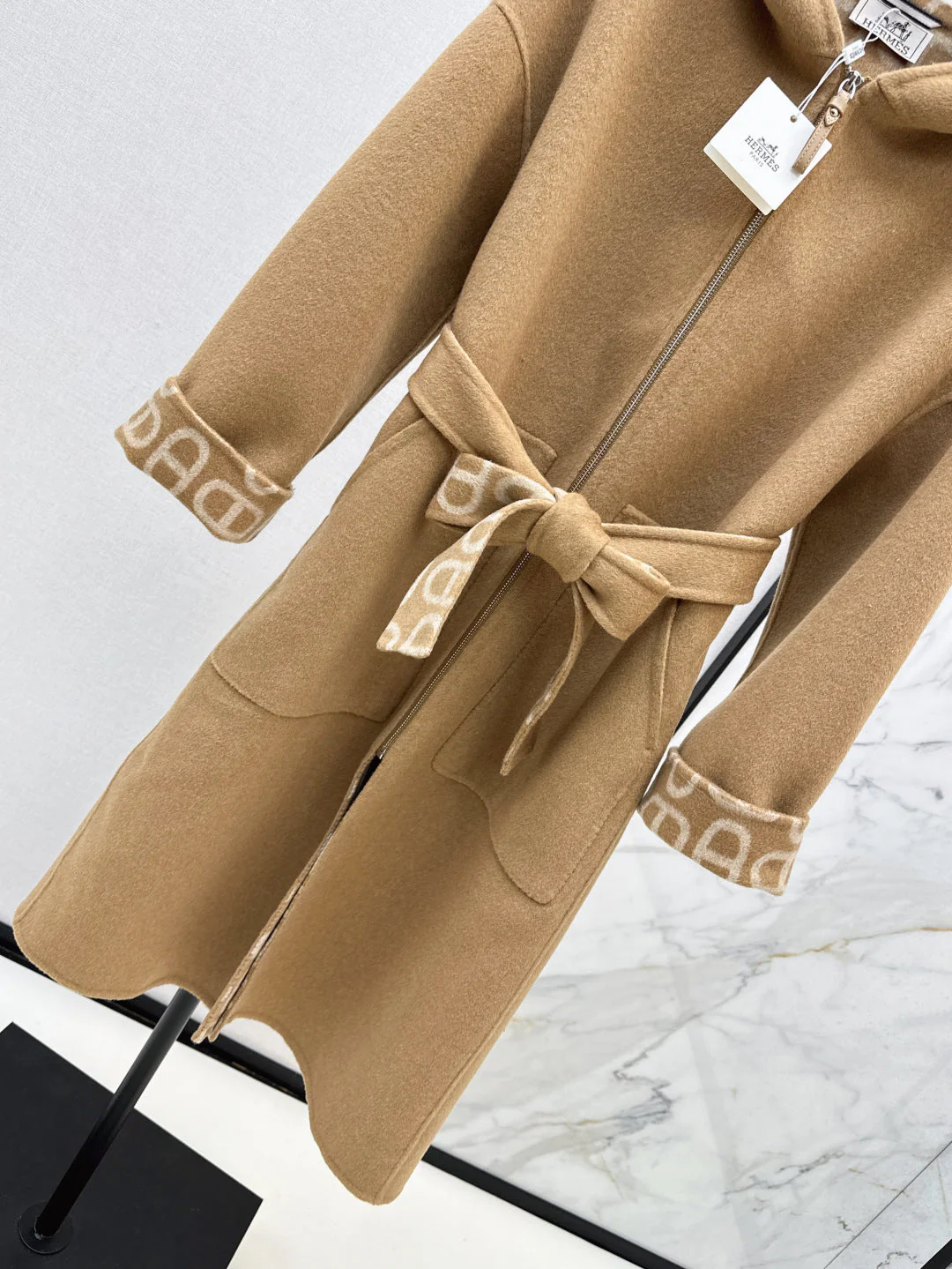 Her 25fw cashmere coat