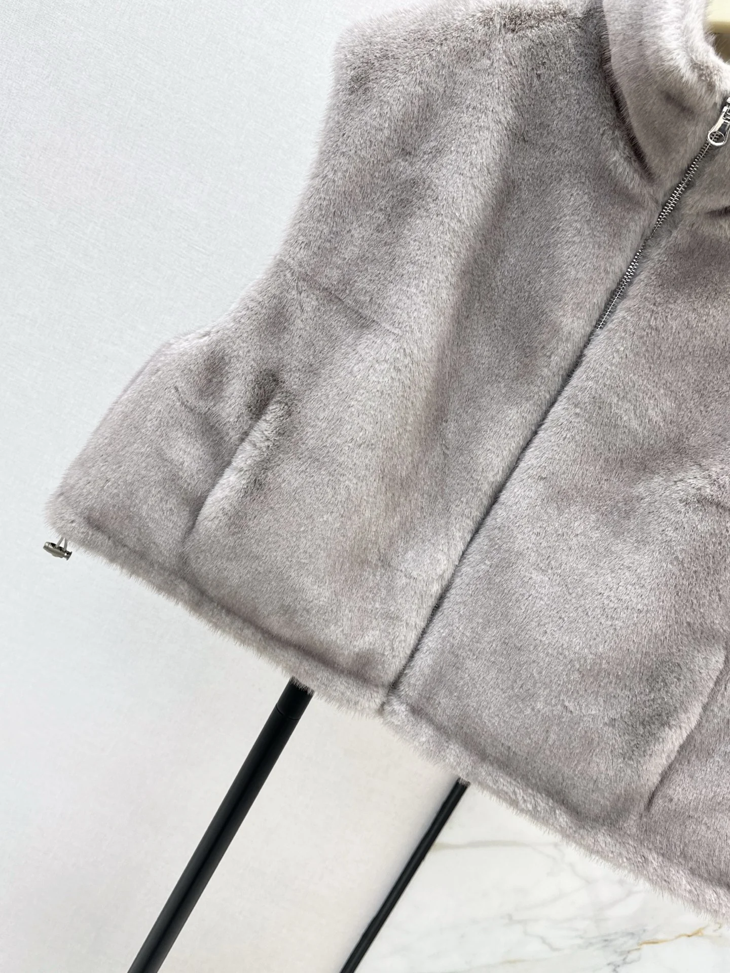 Brun 25fw reversible faux fur vest jacket