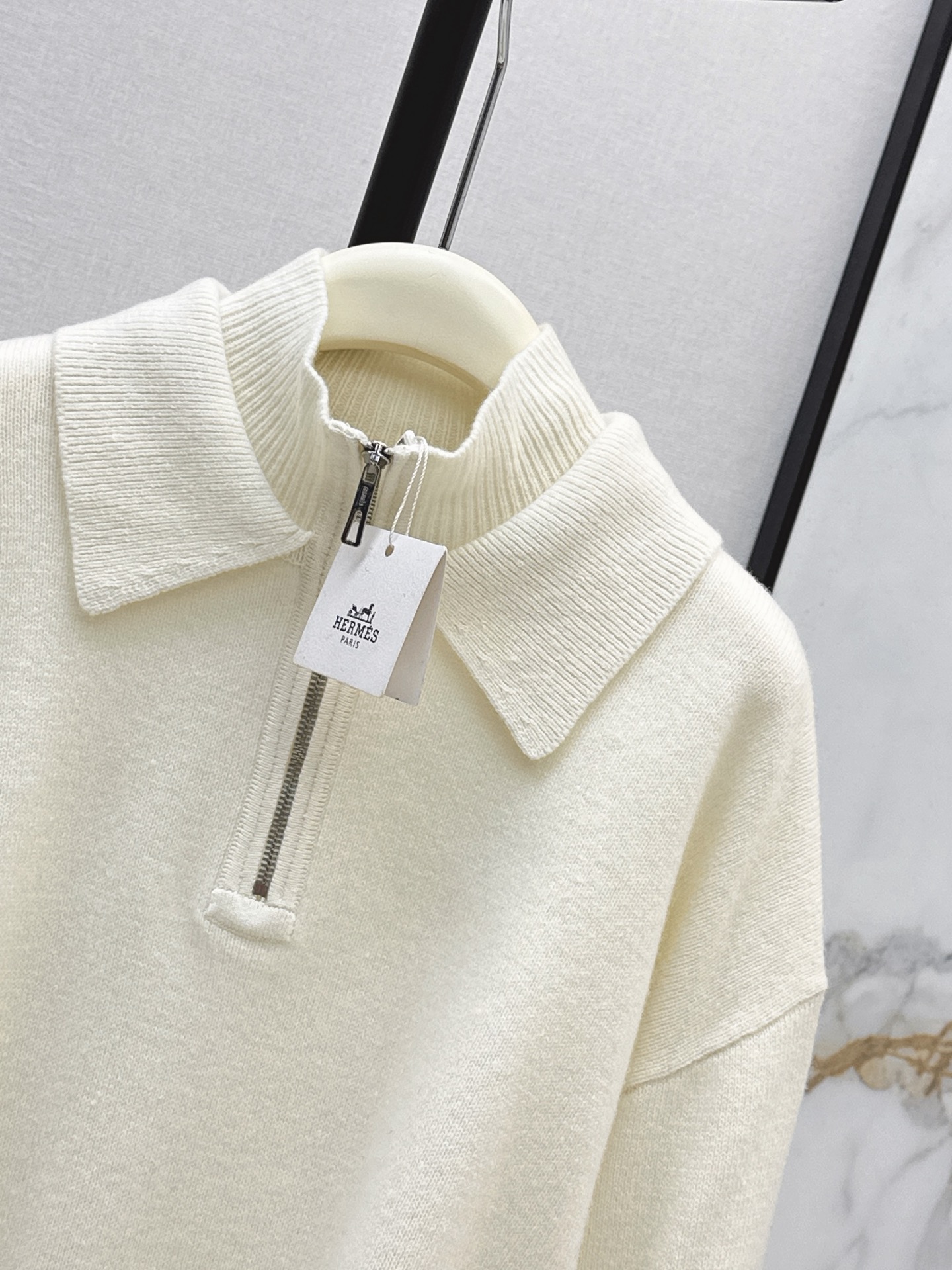 Her 26ss cashmere sweater