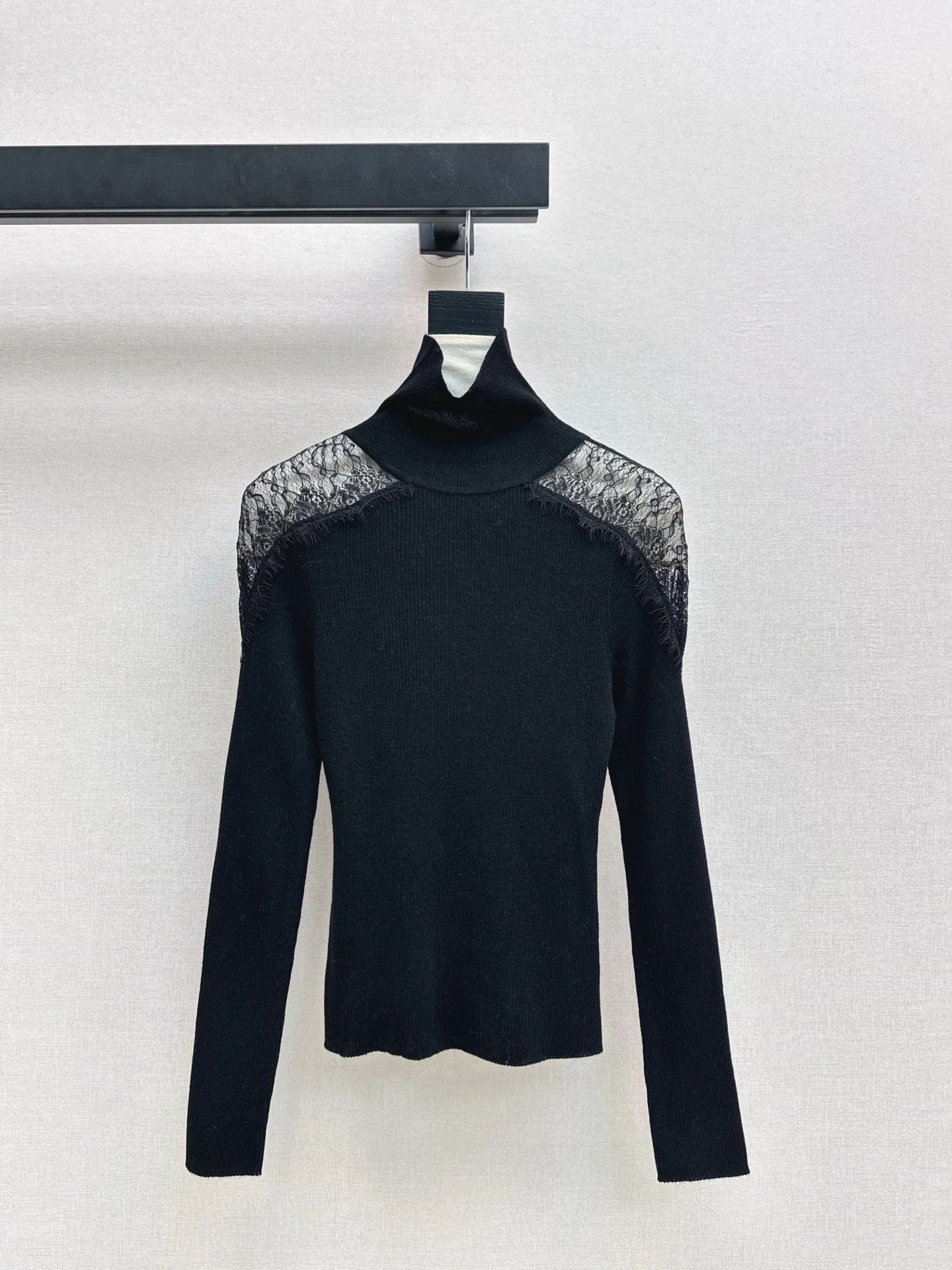 ES 25fw lace sweater