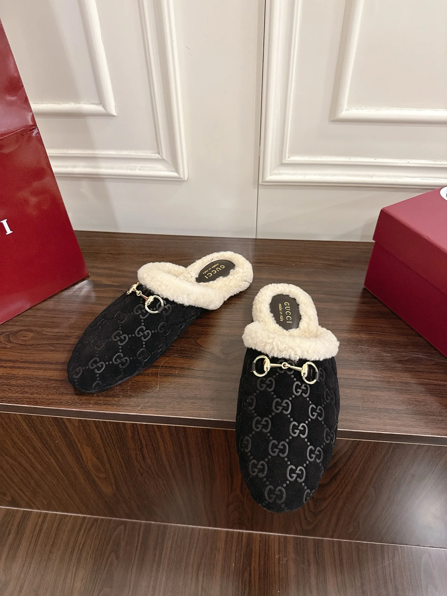Guc 25fw mules shoes