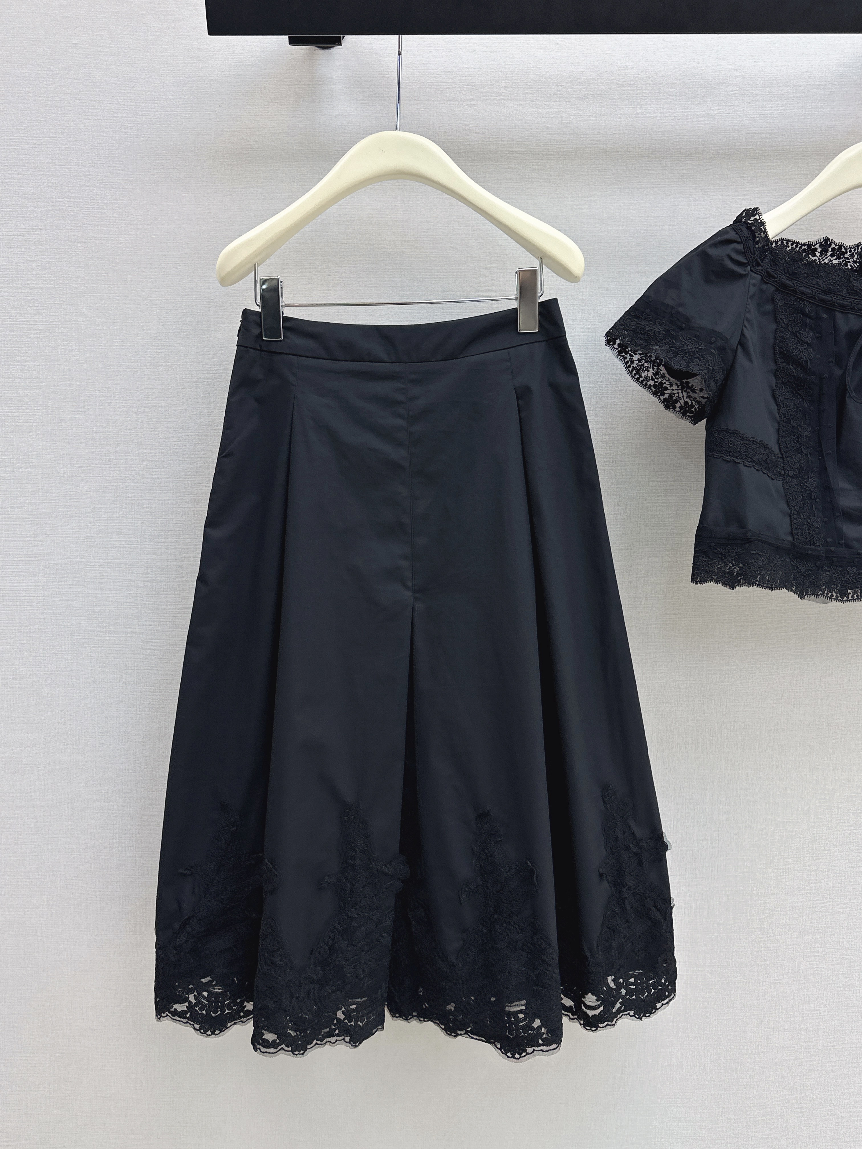 ES 26ss lace crop top skirt set