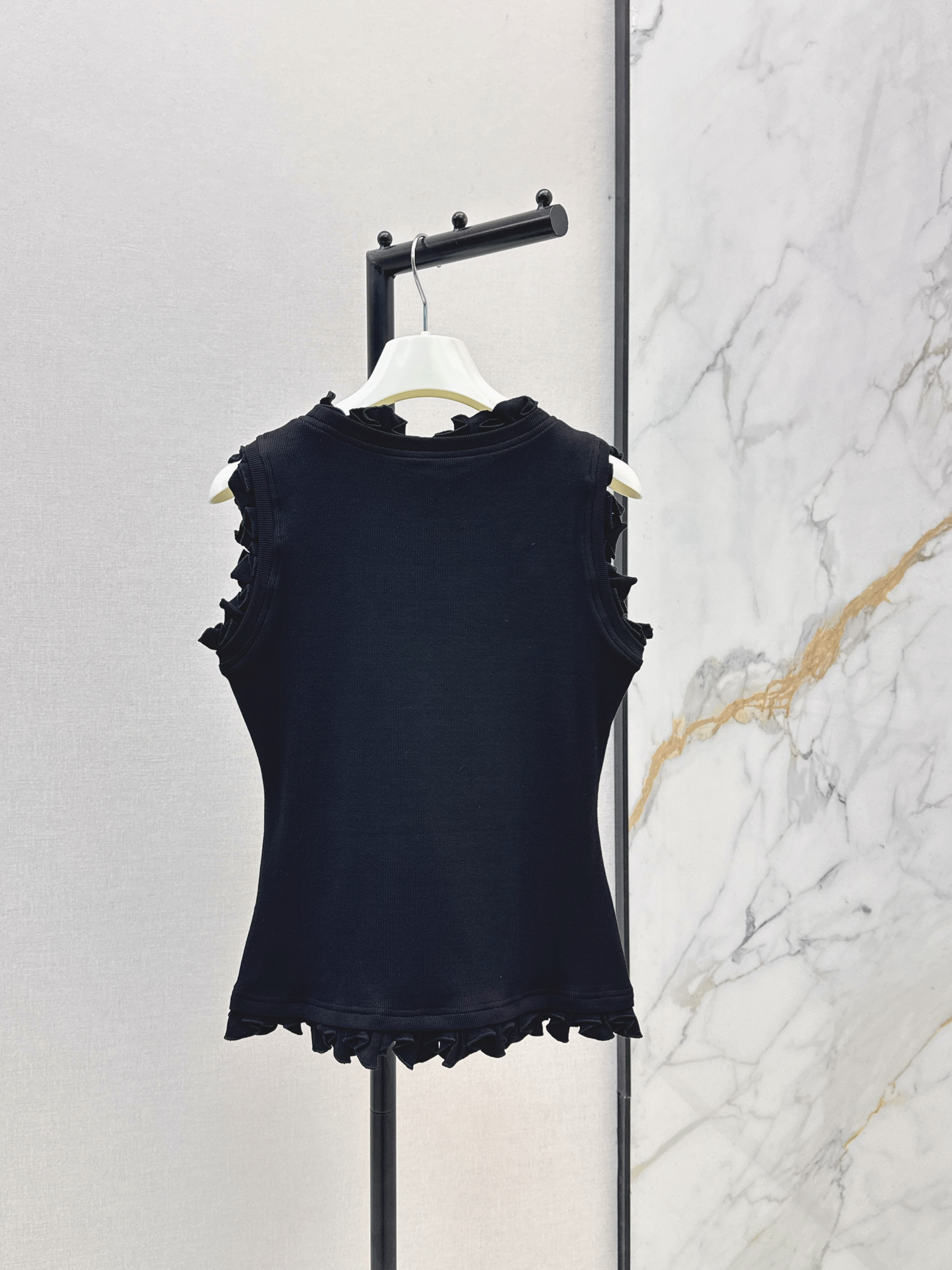 Loe 26ss ruffle vest