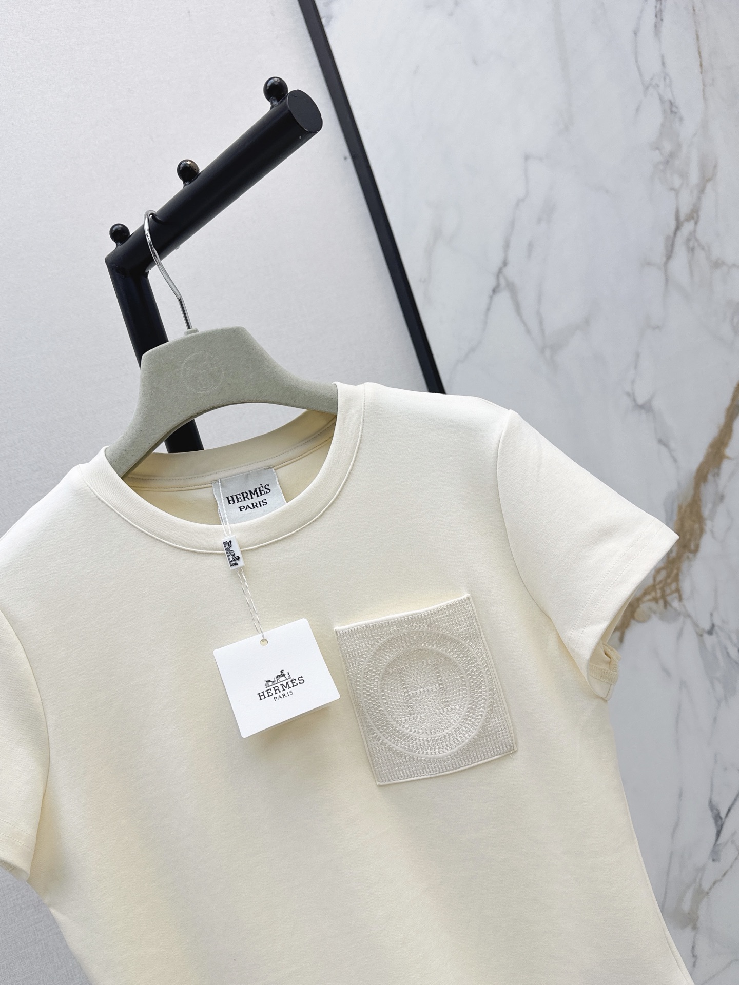 Her 26ss embroidery t-shirt