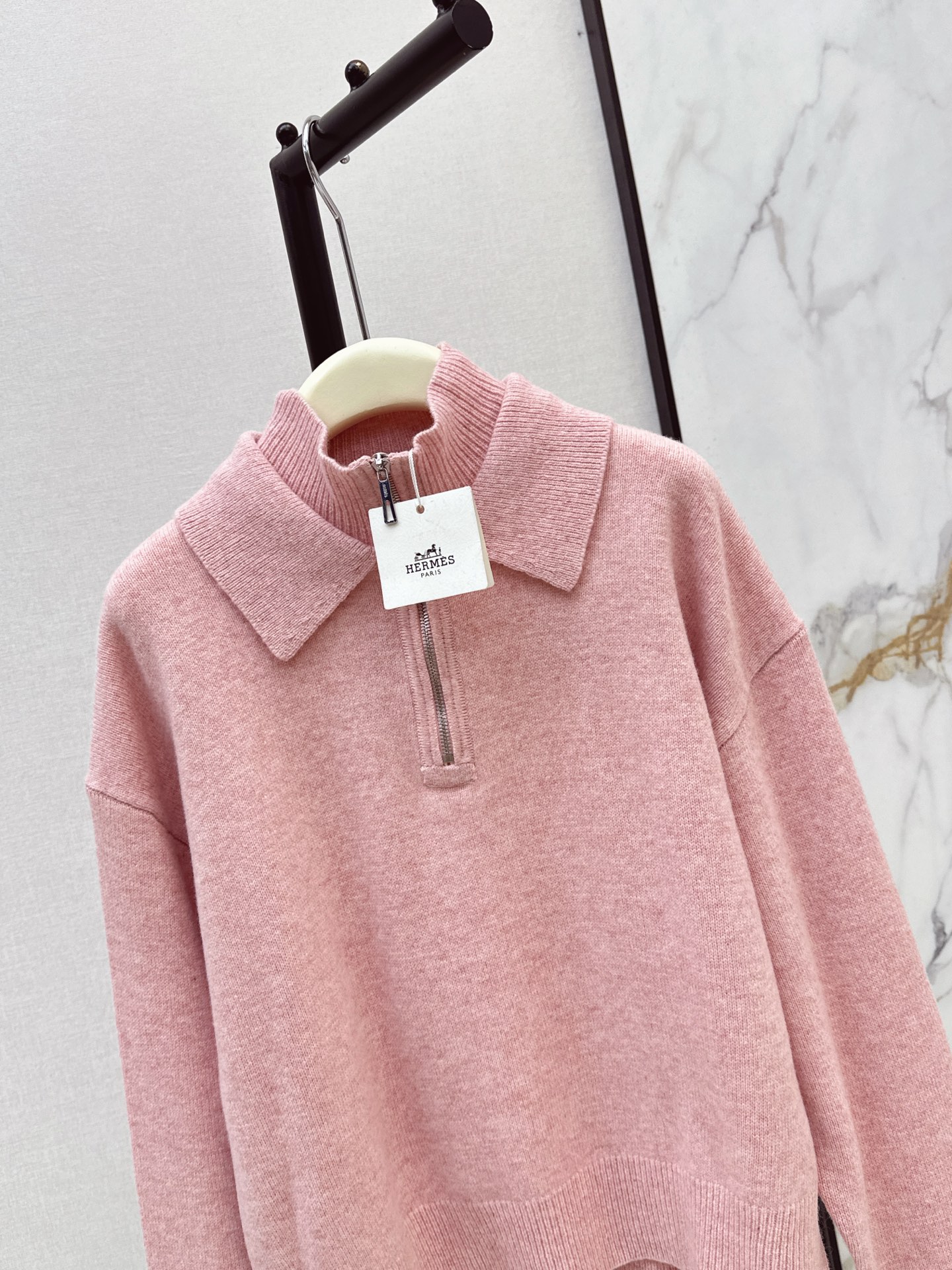 Her 26ss cashmere sweater