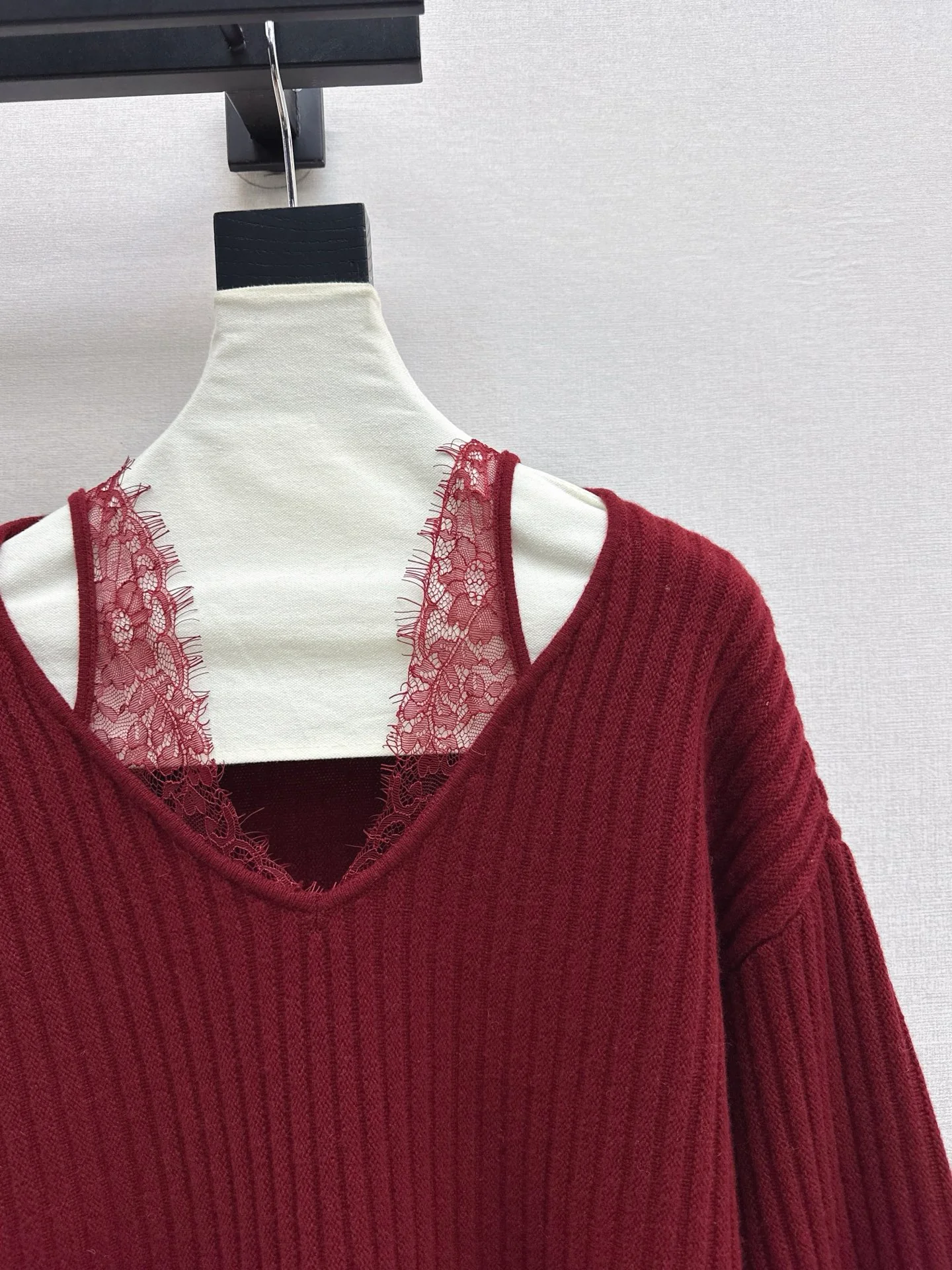 Es 25fw lace contrast sweater