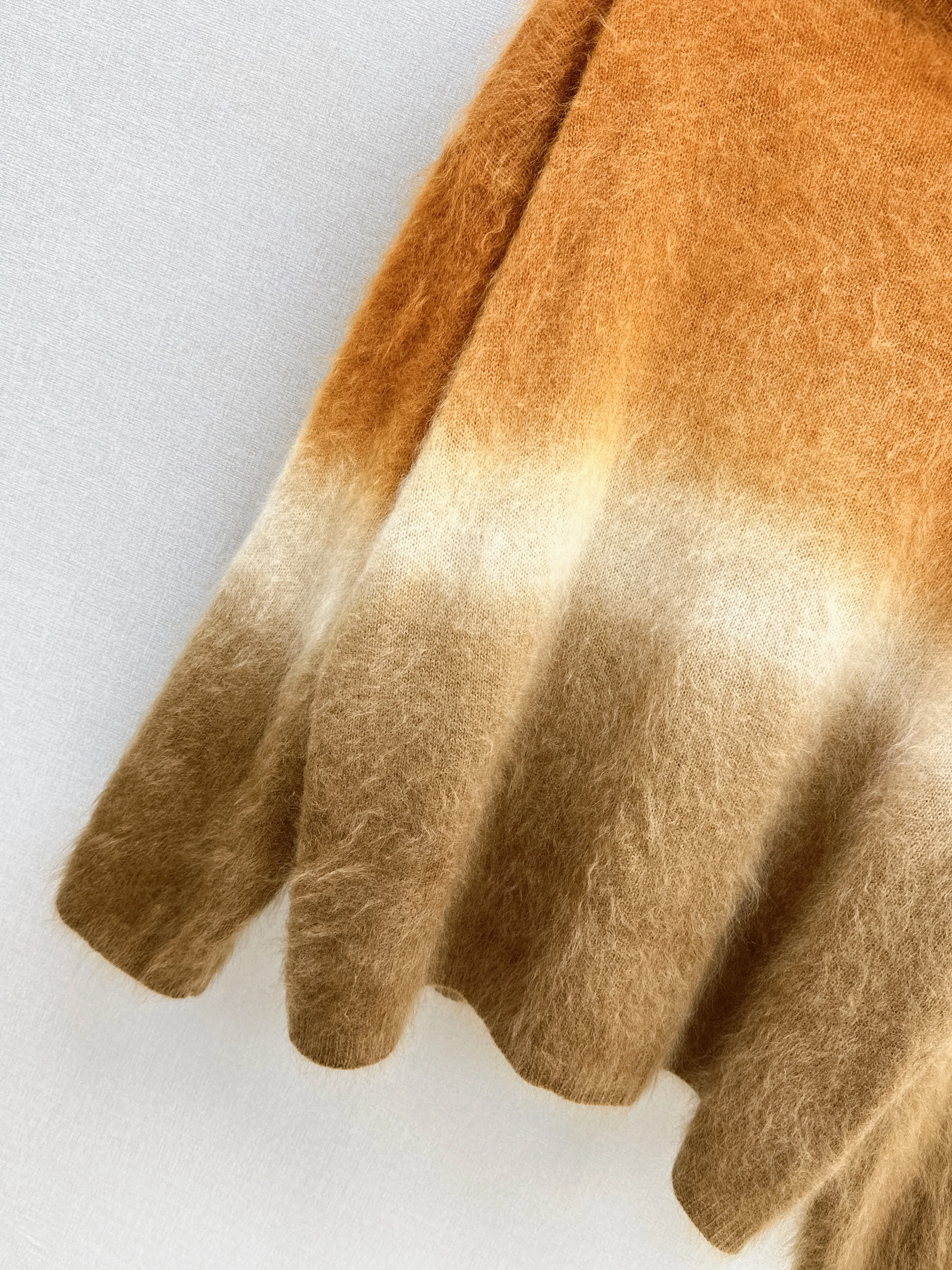 Max 26ss gradient colors sweater