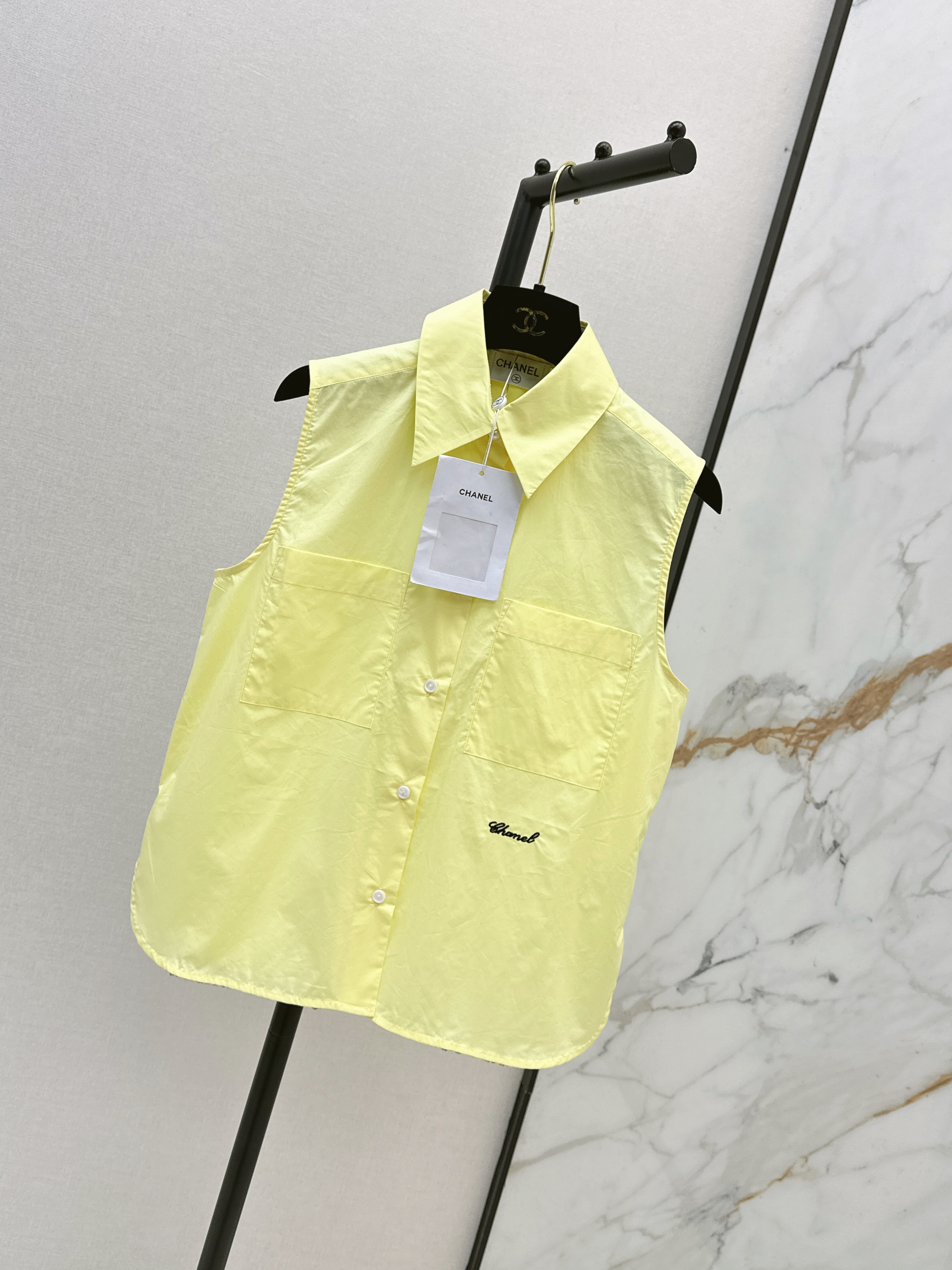 Chan 26ss sleeveless shirt