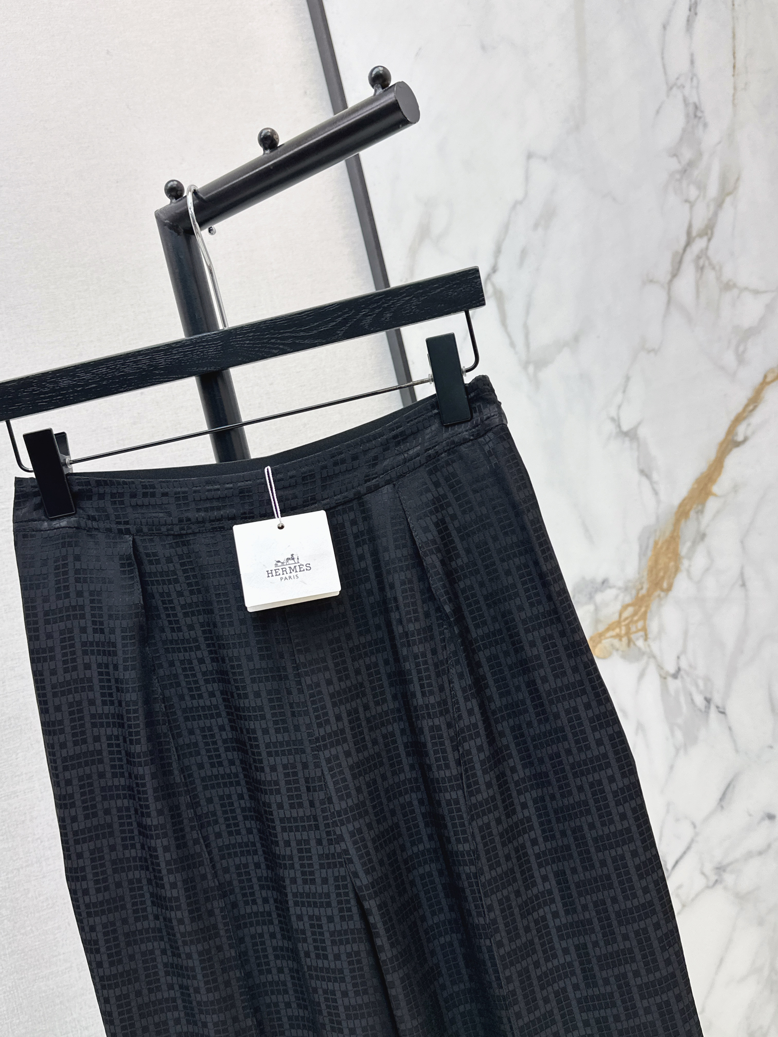 Her 26ss jacquard silk pant