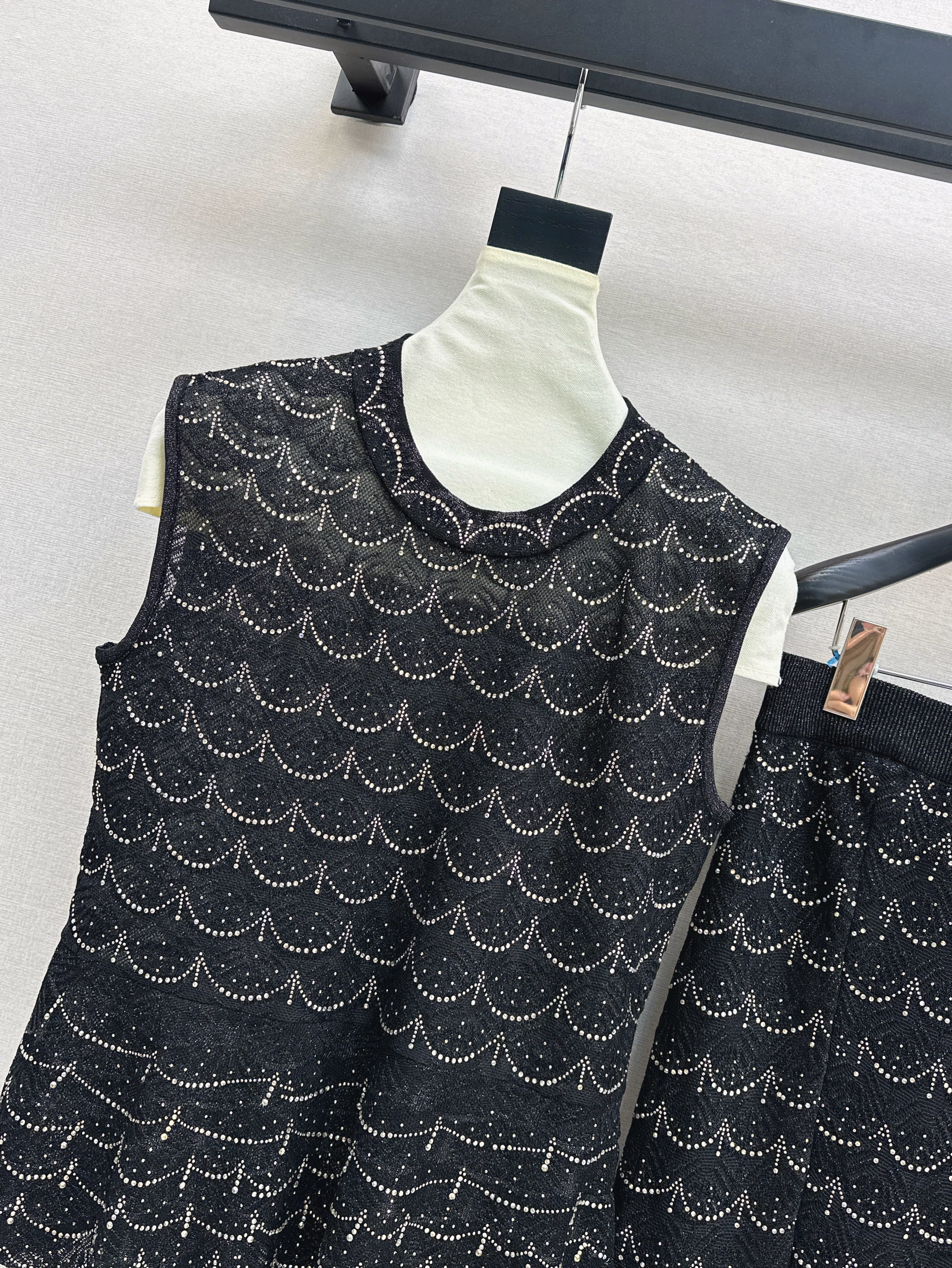 Chan 26ss rhinestone knitwear skirt set