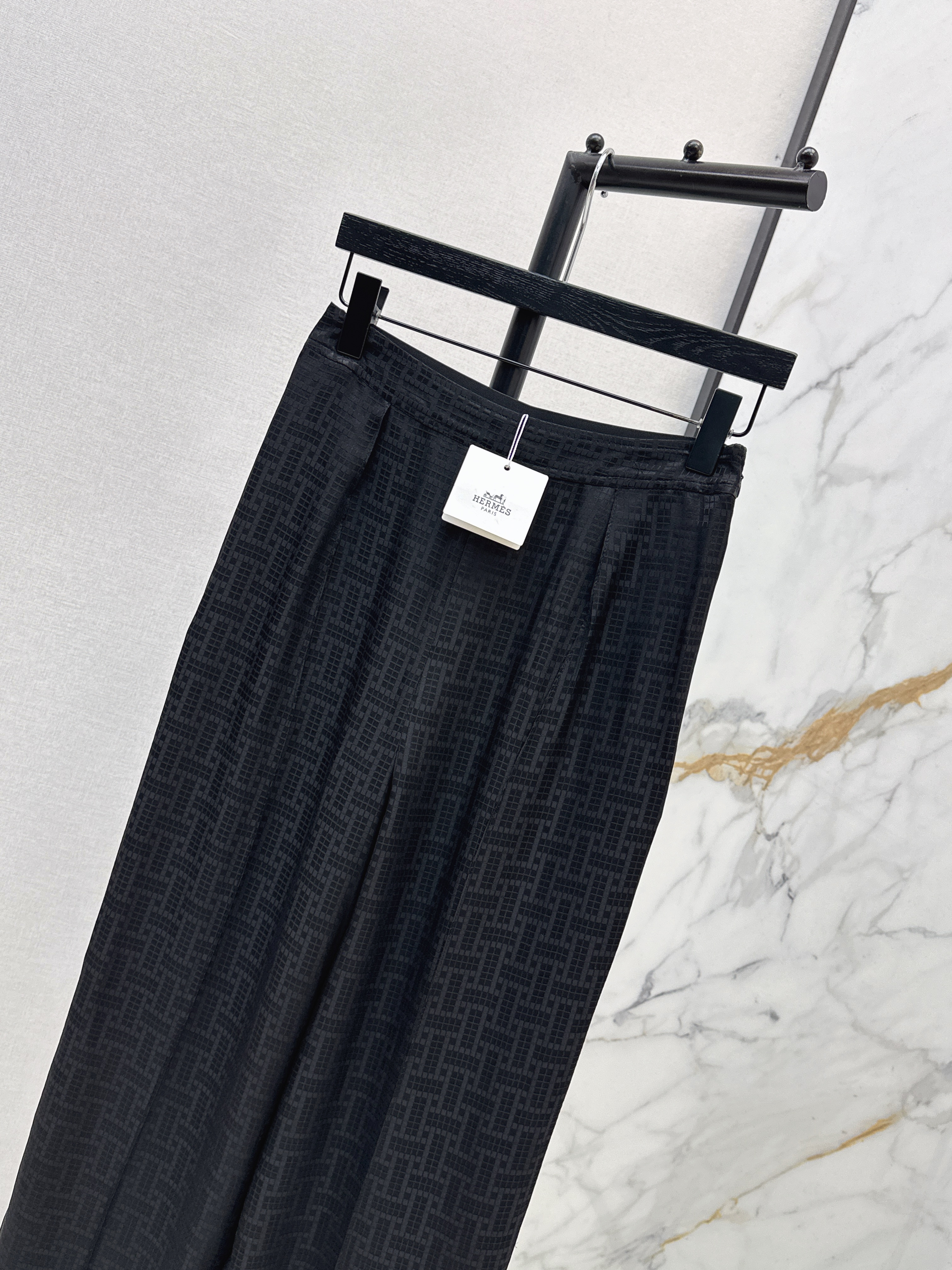 Her 26ss jacquard silk pant