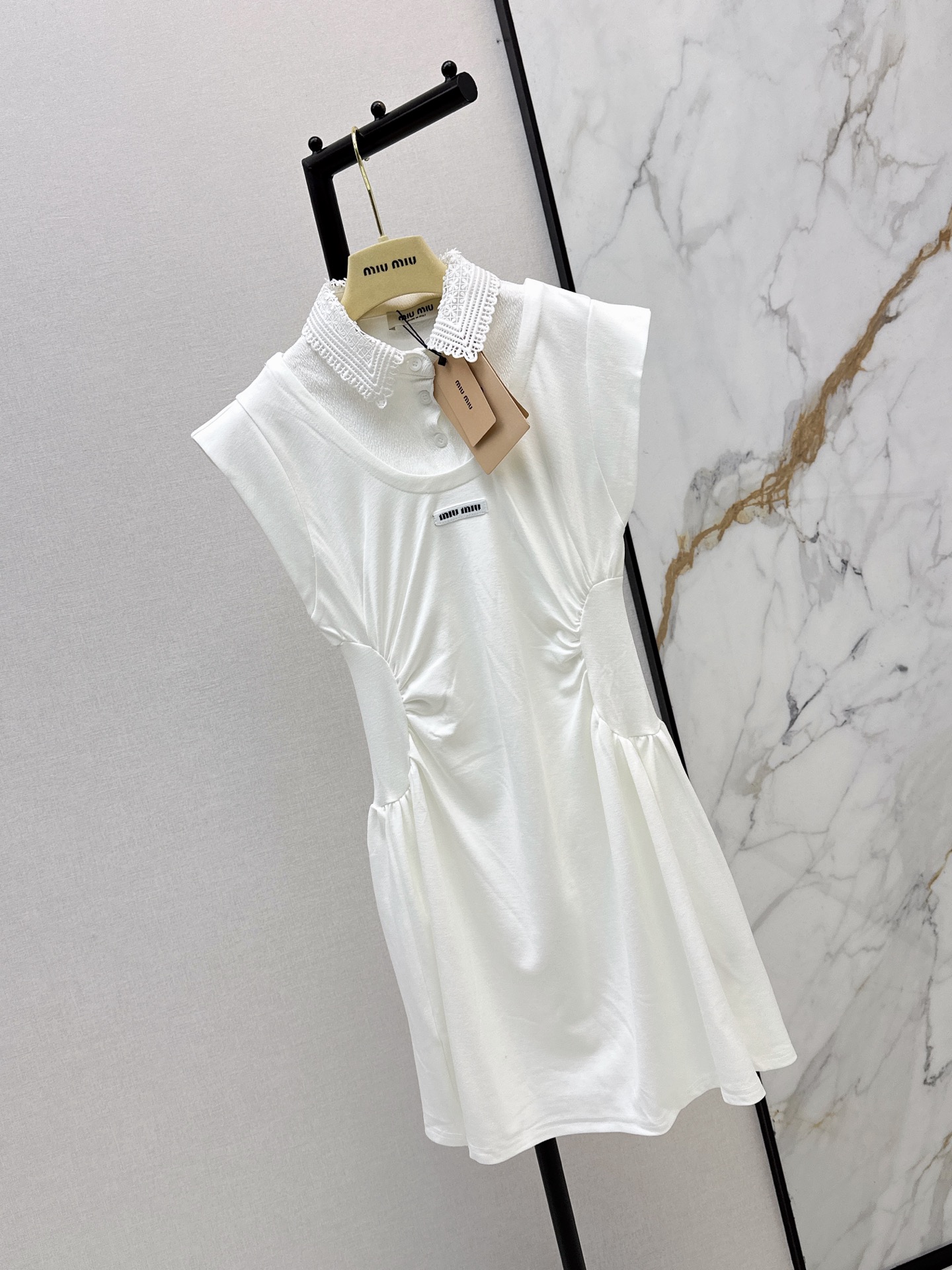 Miu 26ss sleeveless waist-cinching dress