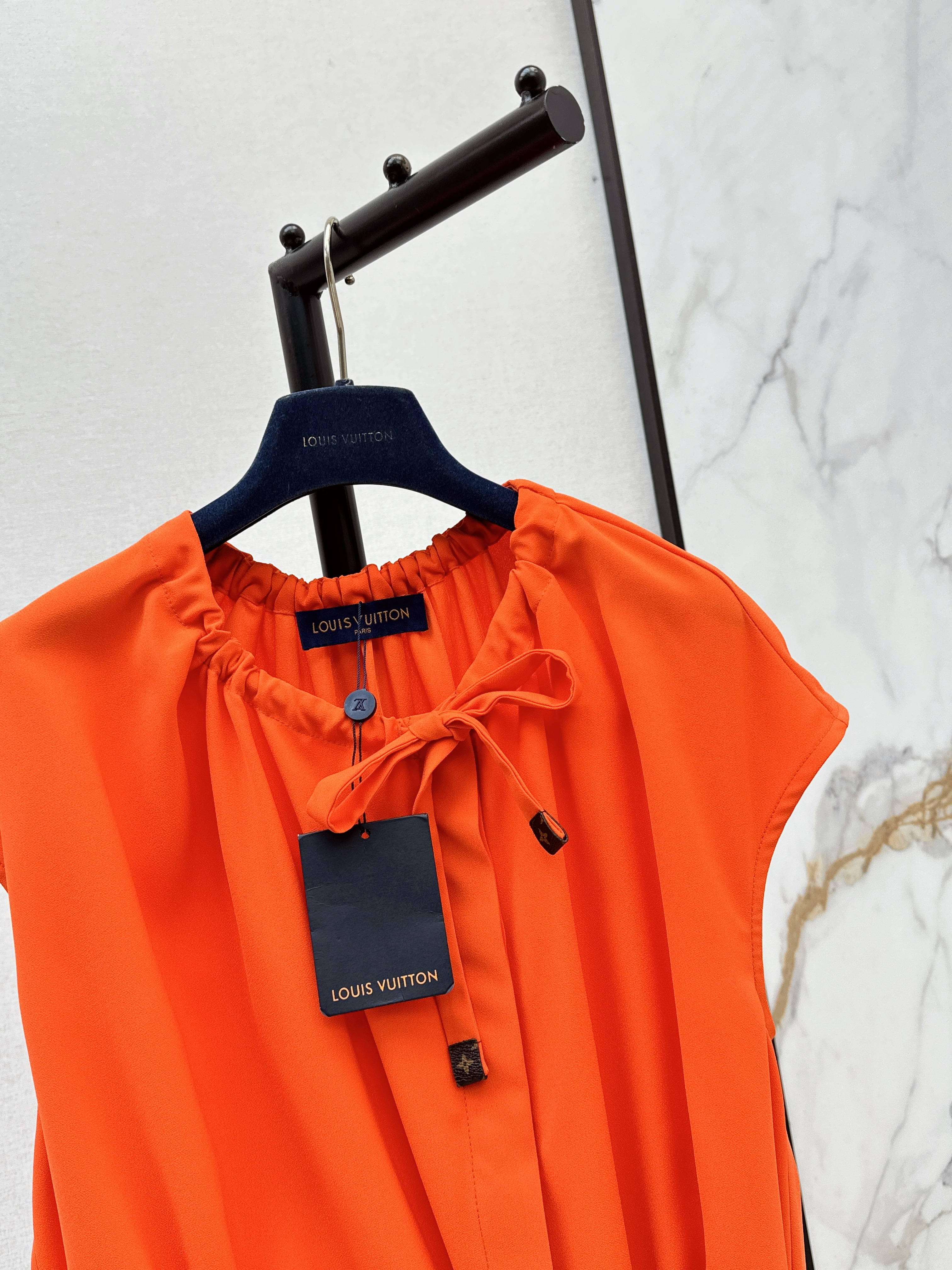 Loui 26ss cutout-waist drastring dress