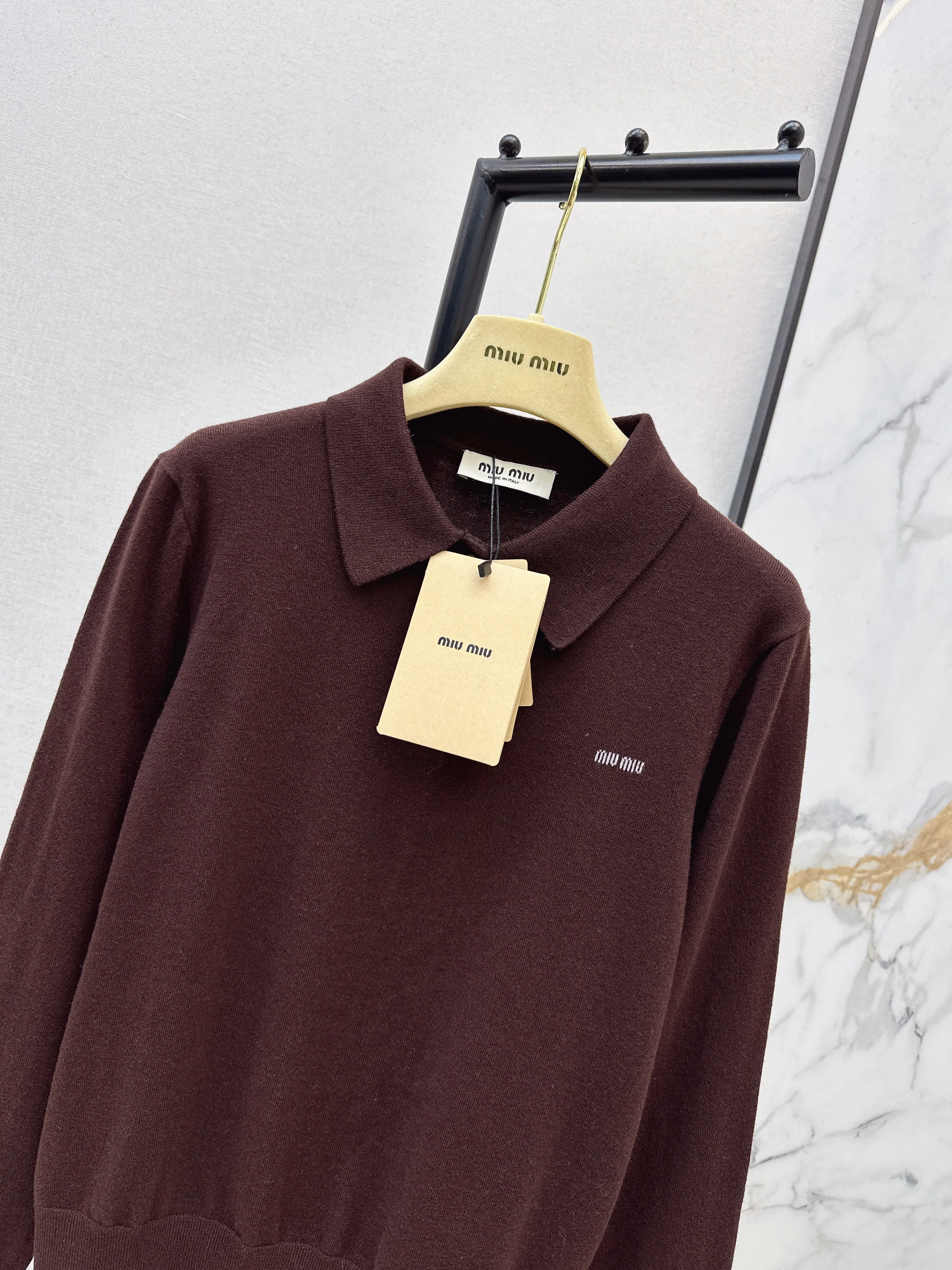 Miu 26ss embroidery sweater