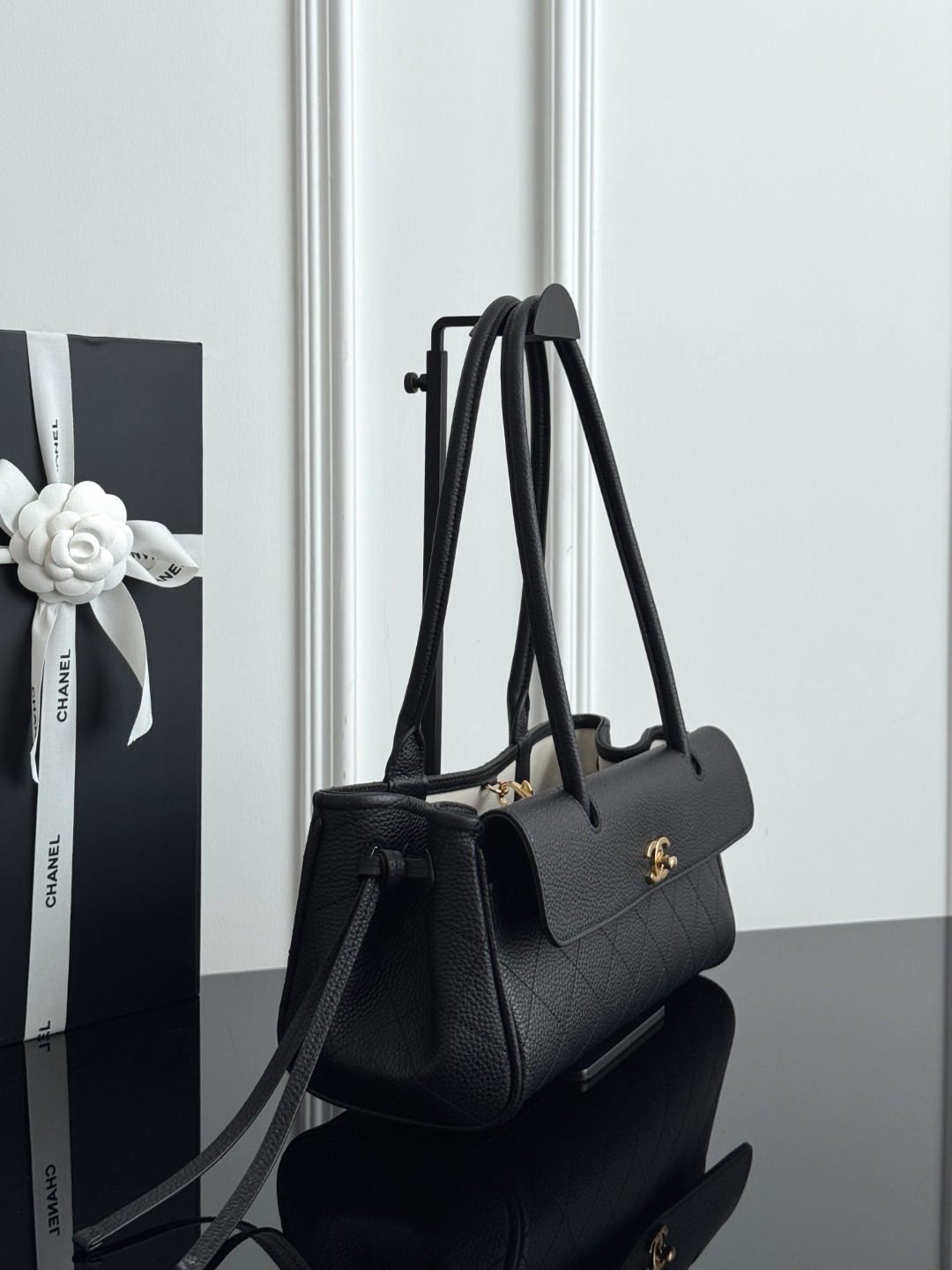 Chan 26S baguette bag