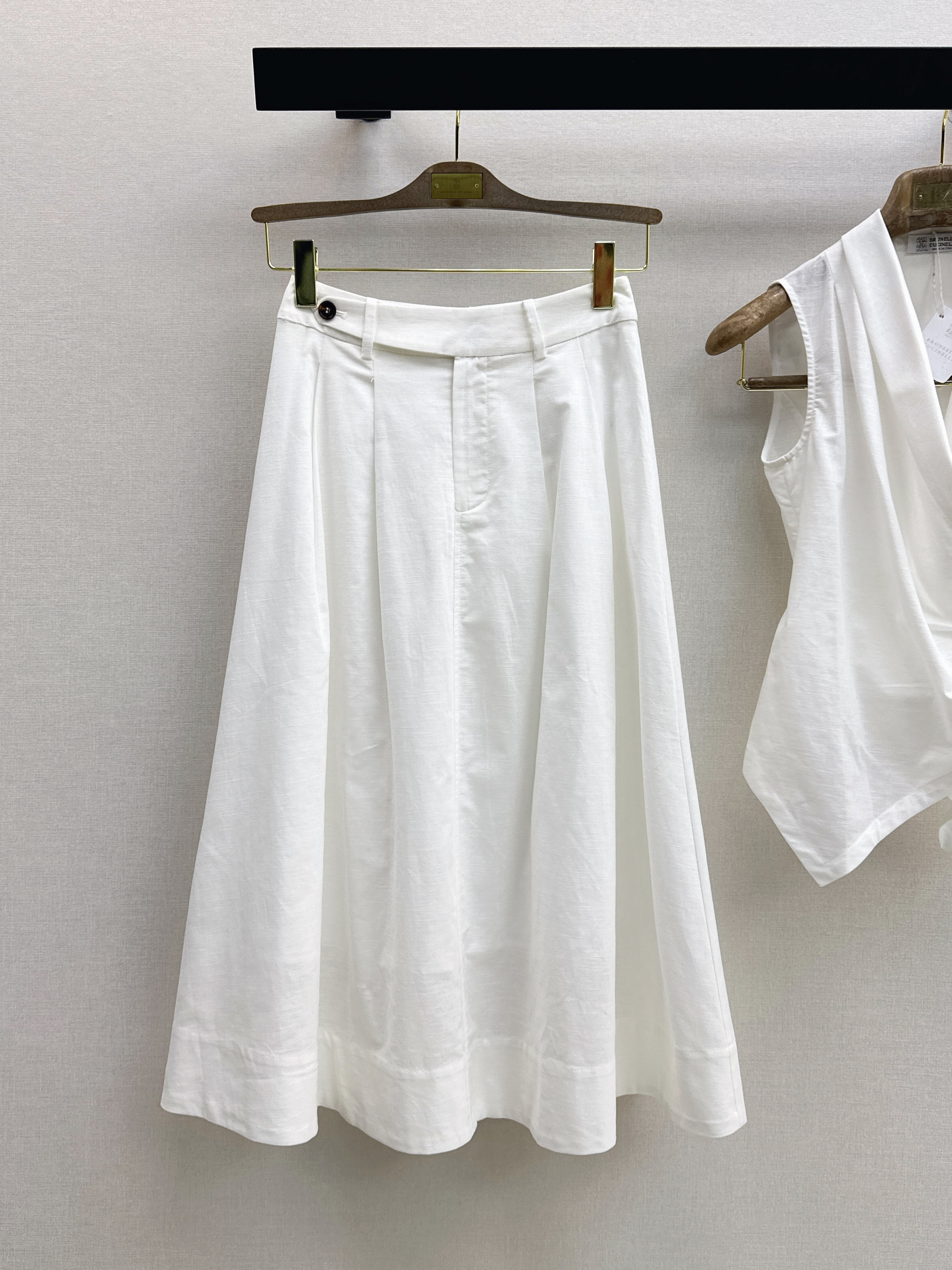 Brun 26ss sleeveless top skirt set