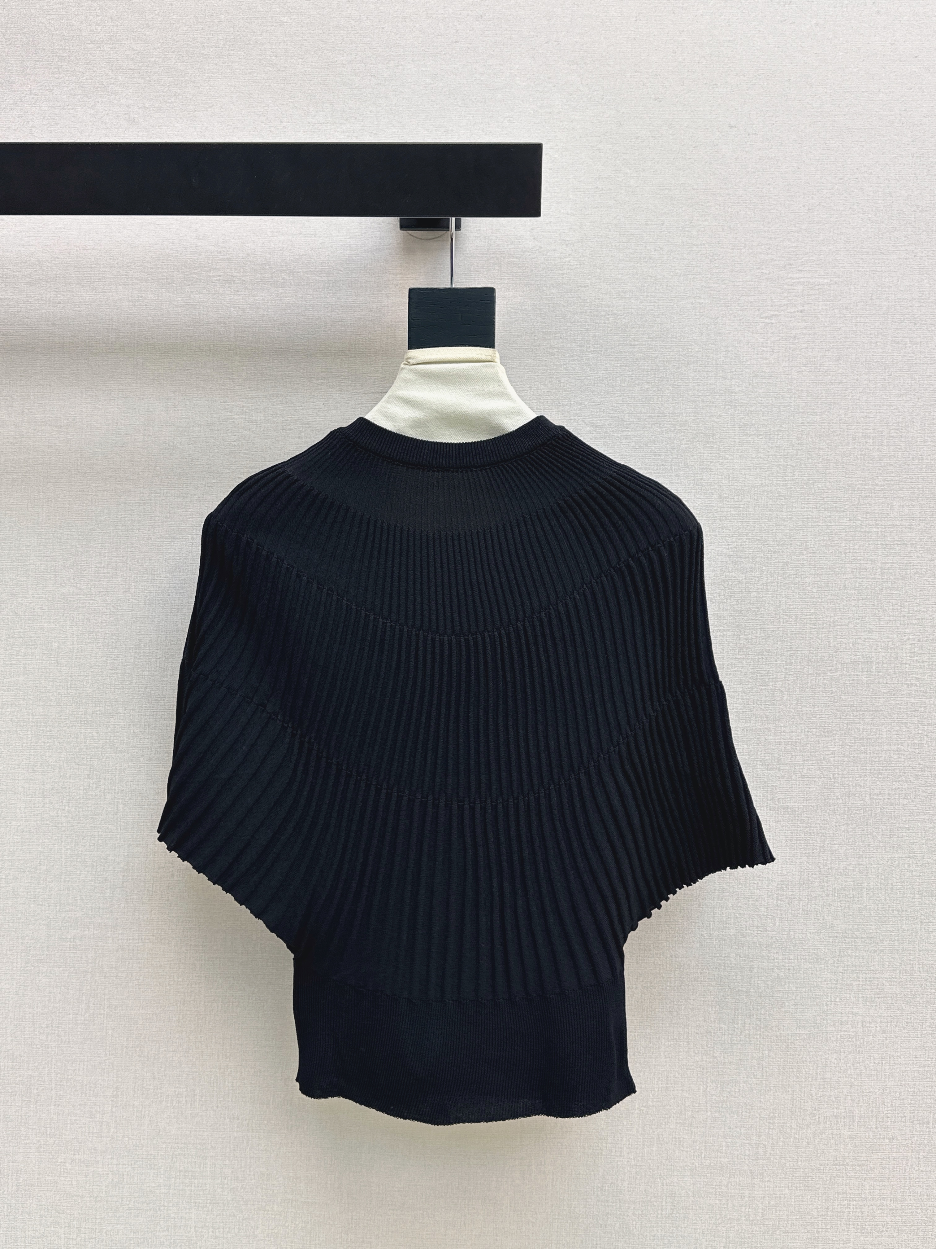 Miu 26ss cape knitwear