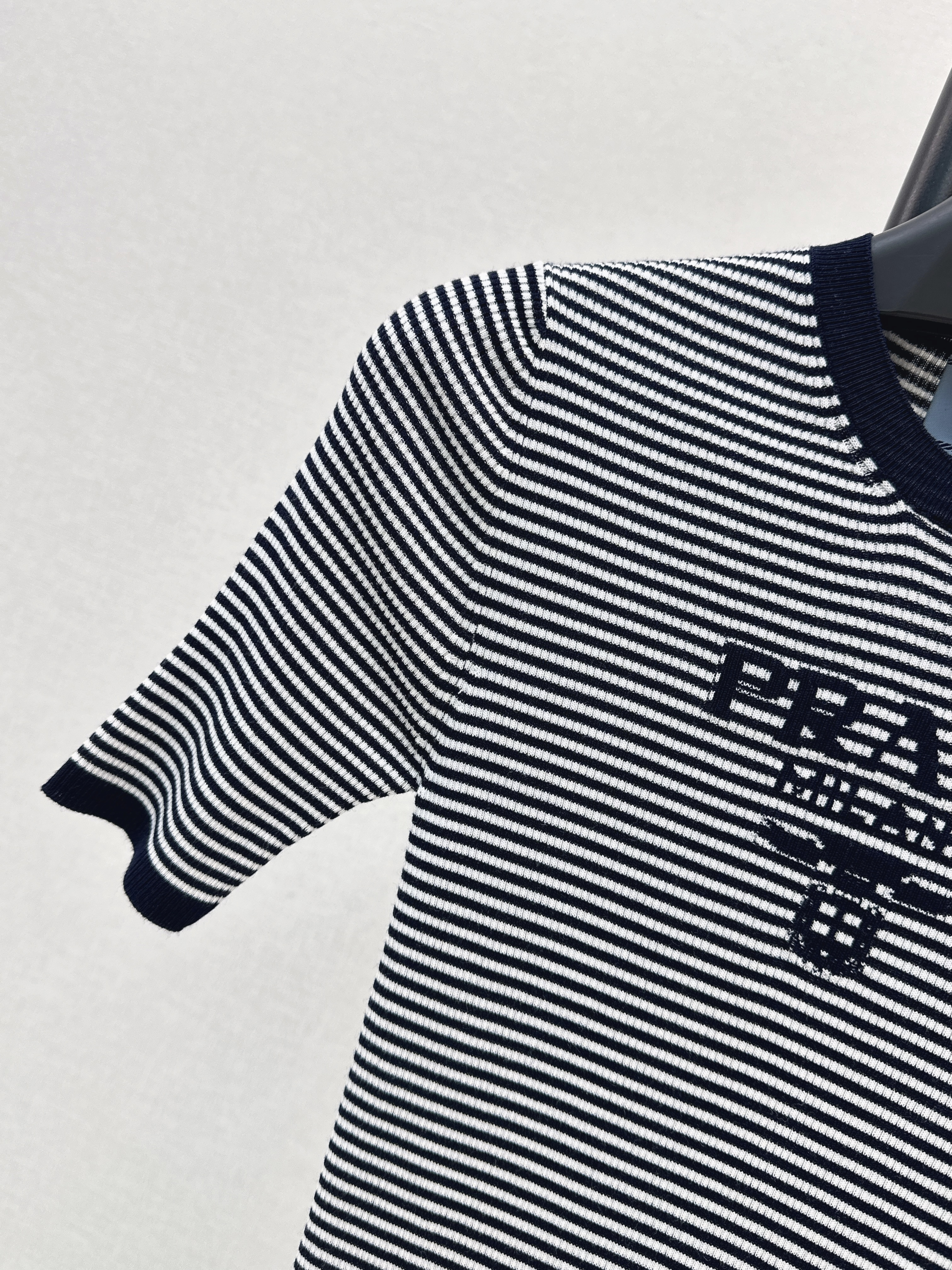 Pra 26ss stripe knitwear