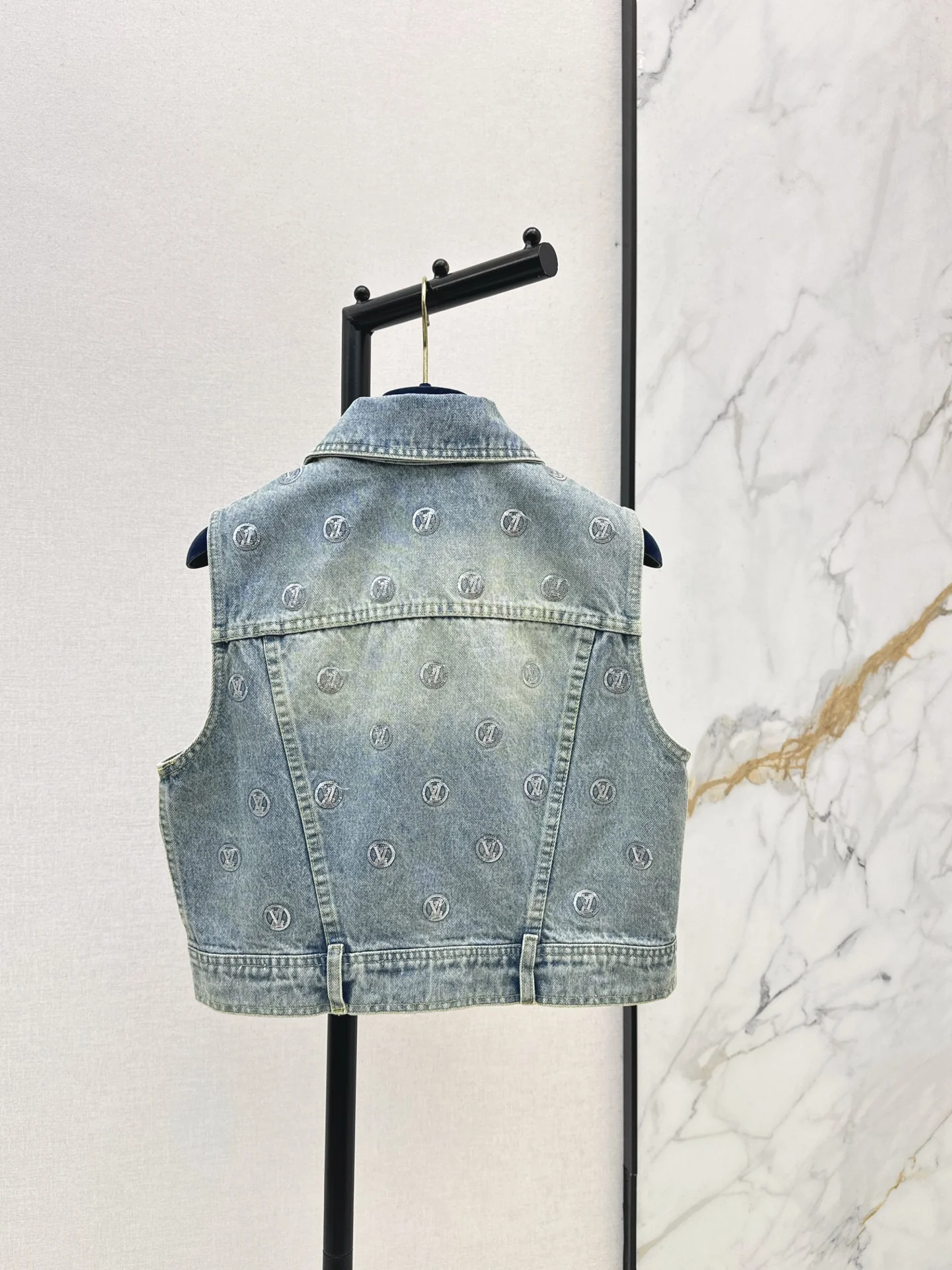 Louis 25fw embroidery denim vest