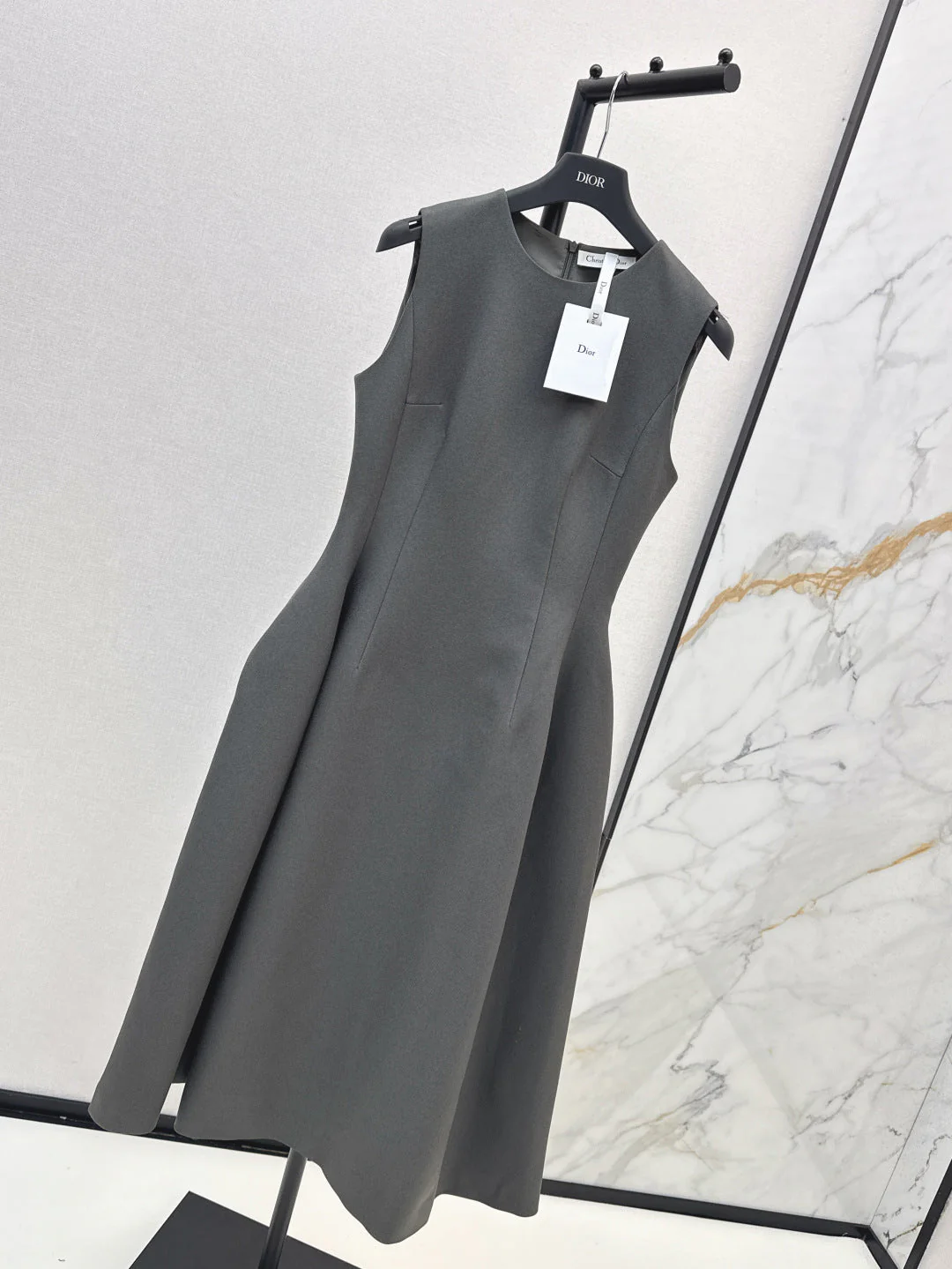 CD 25fw sleeveless dress
