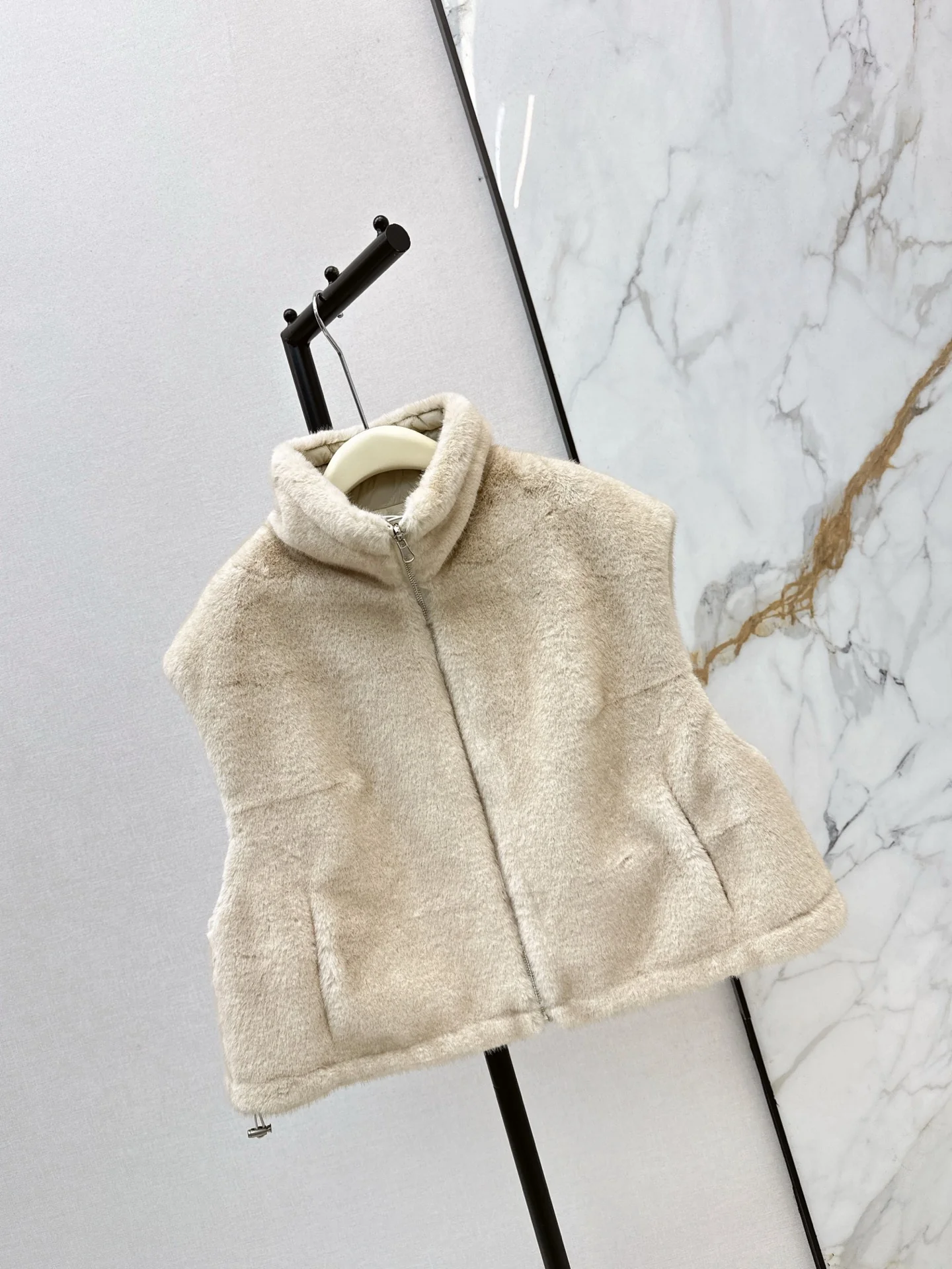 Brun 25fw reversible faux fur vest jacket