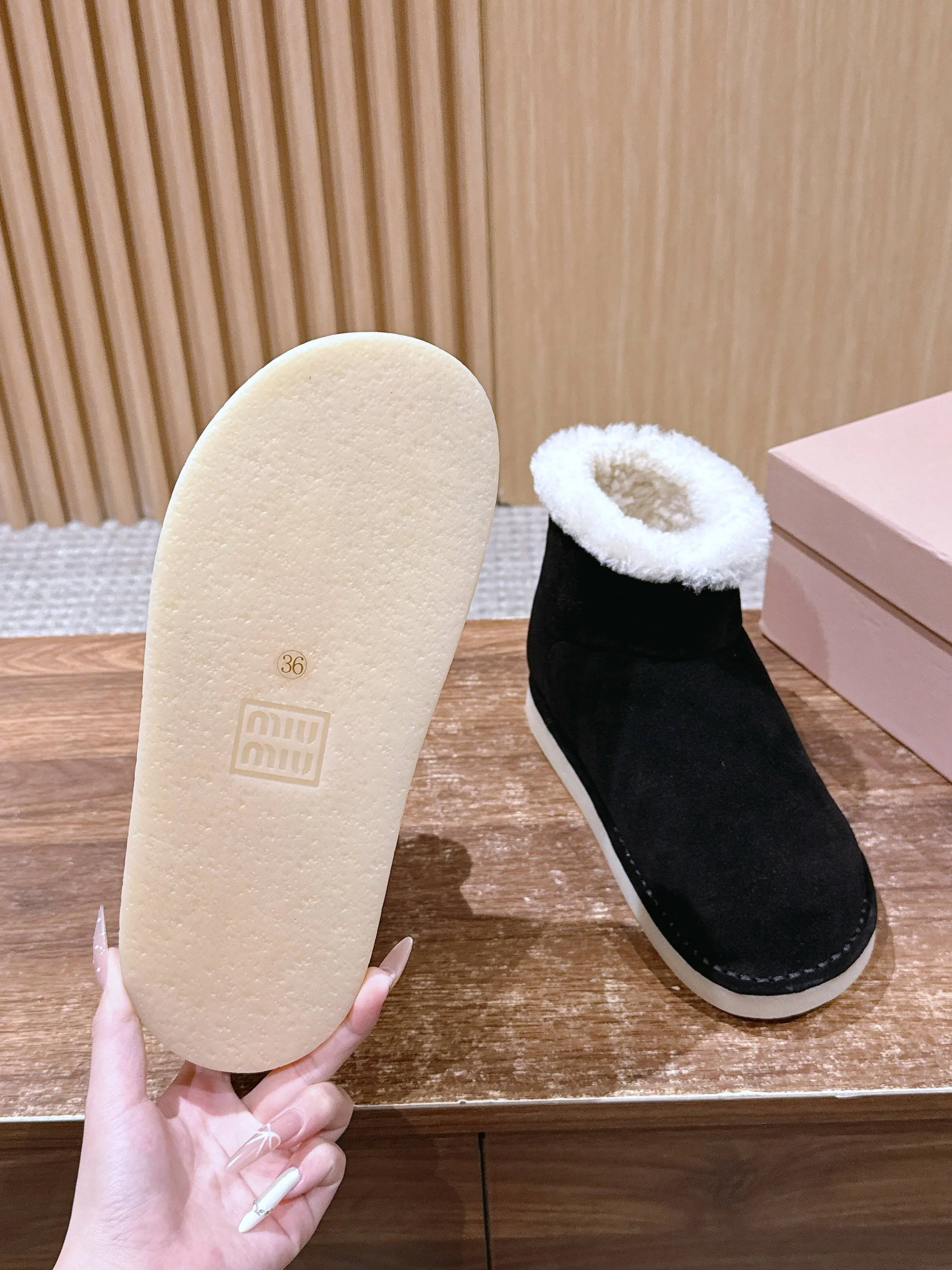 Miu 25fw insulated boots