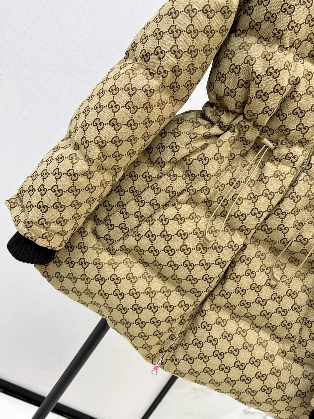 Guc 25fw down jacket