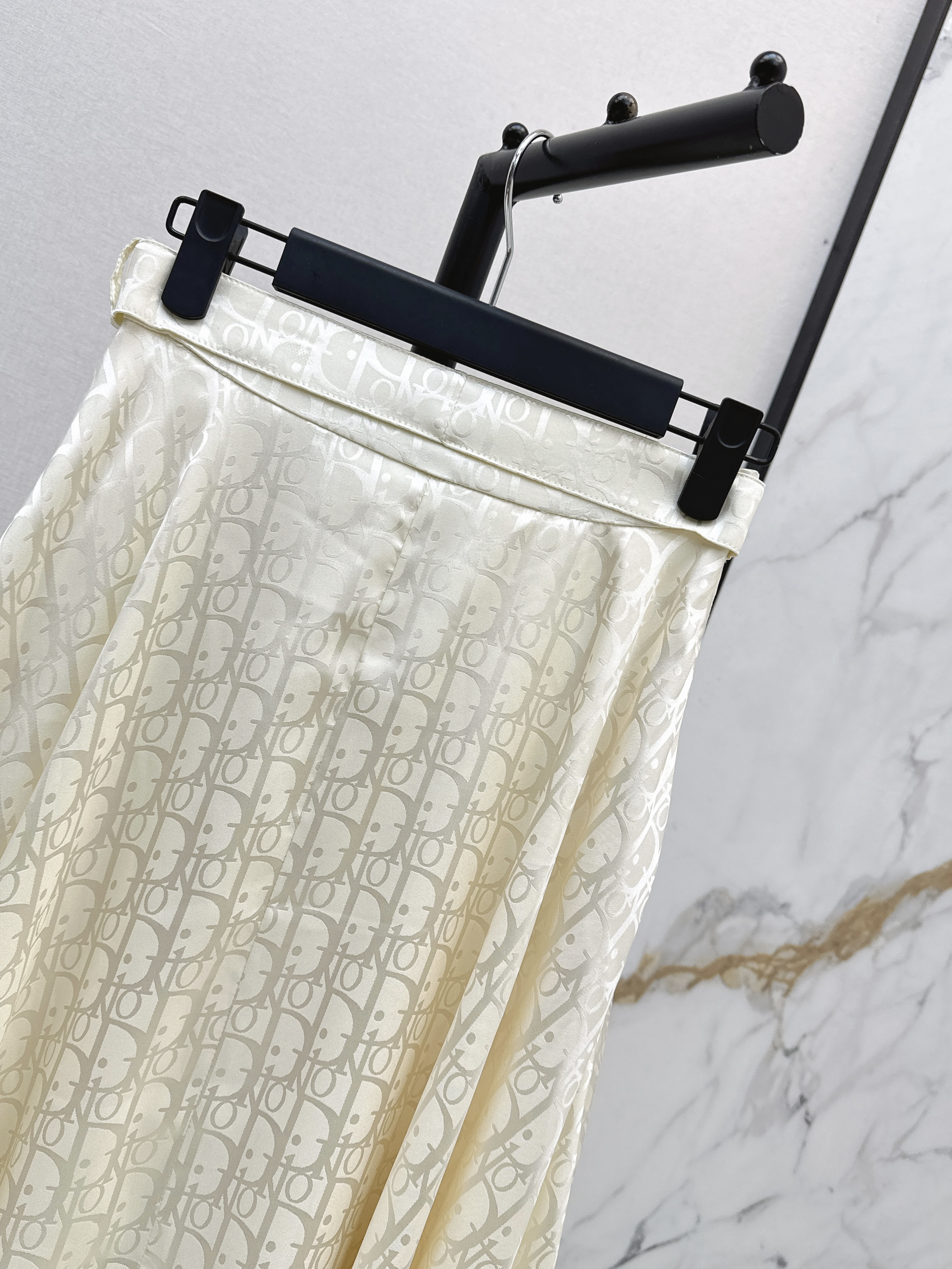 CD 26ss jacquard pleated skirt